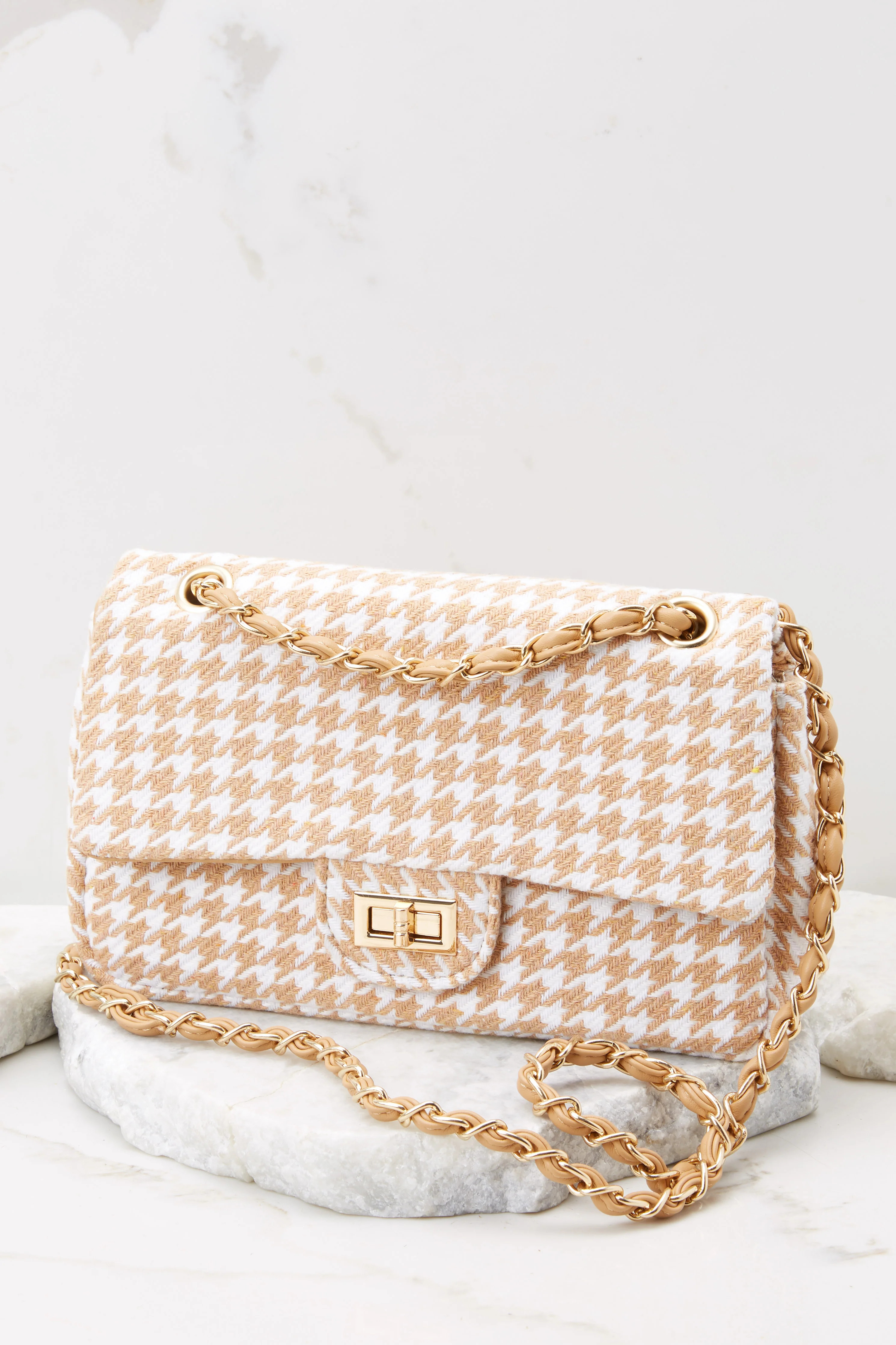 Keeping Pace Tan Houndstooth Bag | Red Dress 