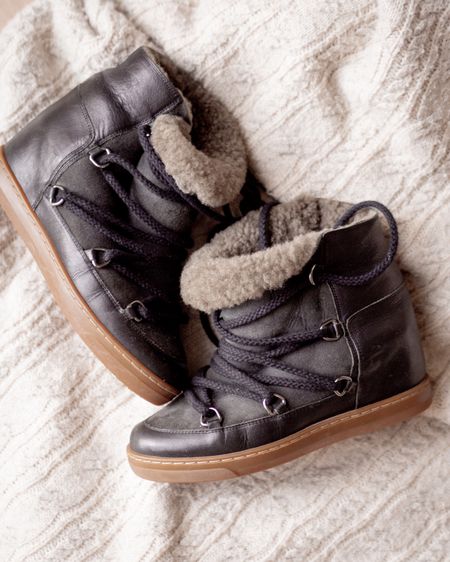  Est snow boots ever. With heel hidden inside and perfect alternative to Ugg to be worn in town too 

Gli scarponcini da neve perfetti anche in città. Ottima alternativa agli Ugg. 

Linking to exact product plus more option, also high street ones  

#LTKshoecrush #LTKover40 #LTKstyletip