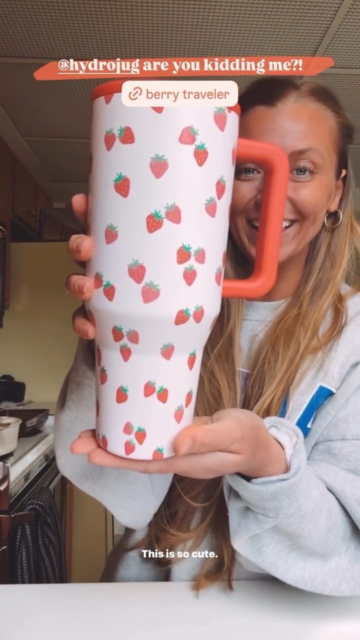 @hydrojug are you kidding me?!🍓😍

available at dicks!
but you can use my discount code "katherine" when shopping on hydrojug.con 🫶🏼

#LTKmomlife #LTKfitnessgoals #LTKActive