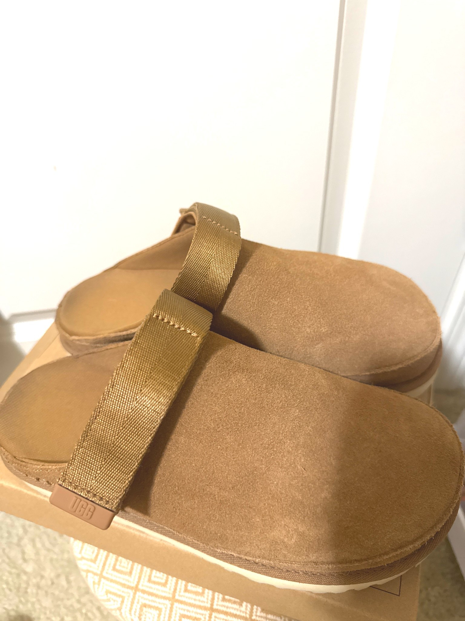 The IT clog everyone’s wearing 🤎

I was gifted these chestnut Goldenstar clogs for Christmas. They are comfy, stylish, and the perfect throw on shoe for errands, travel days, or casual outfits. 

👡I’m wearing a size 9; always go up a size bigger! 

Definitely will need a 2nd pair 😅

📲Follow @chinnesee (IG & TikTok) @chinnesee sanders ( Facebook) for more affordable & easy outfit inspo! 




#LTKspringtrends #LTKTravel #LTKSpringSale