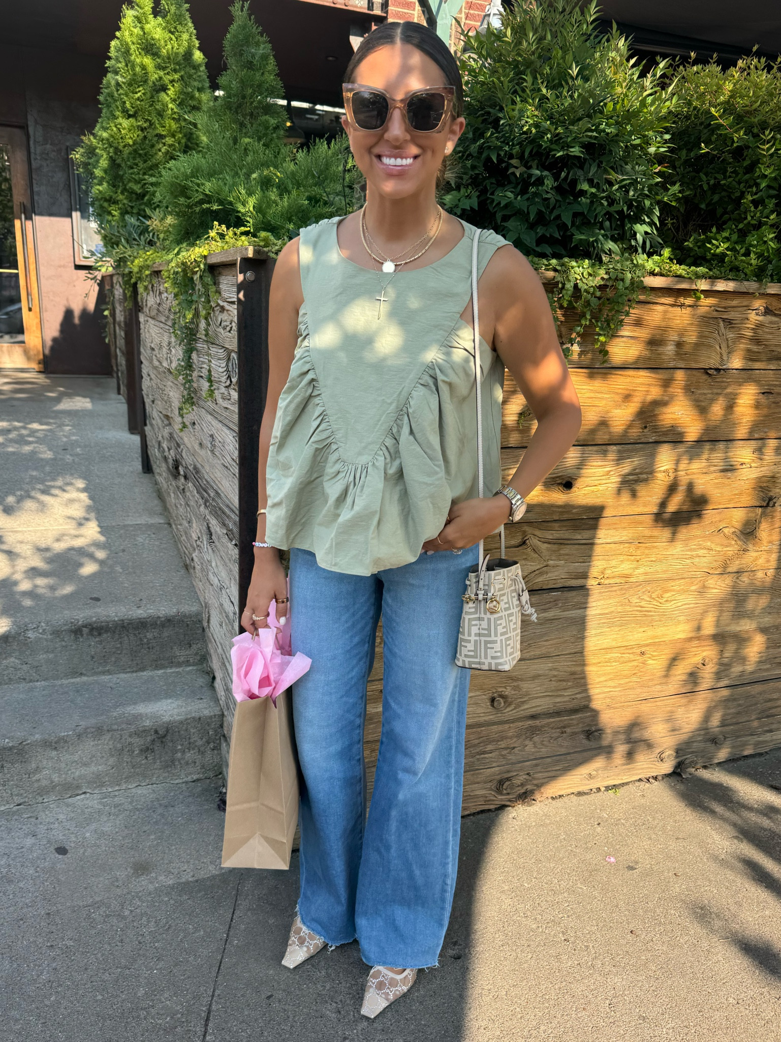 Top: small
Jeans: 26 