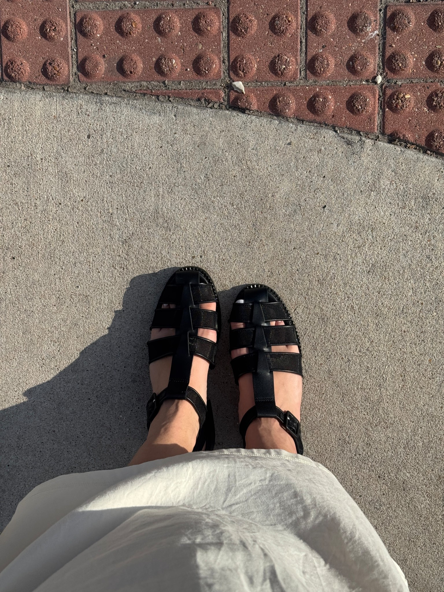 cute dolce vita sandals 

#LTKStyleTip
