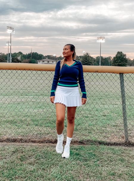 Sporty and chic on- or off-court look 🍃

#tennis #active #skirt #pleatedskirt #sporty #sweater#LTKfit

#LTKstyletip
