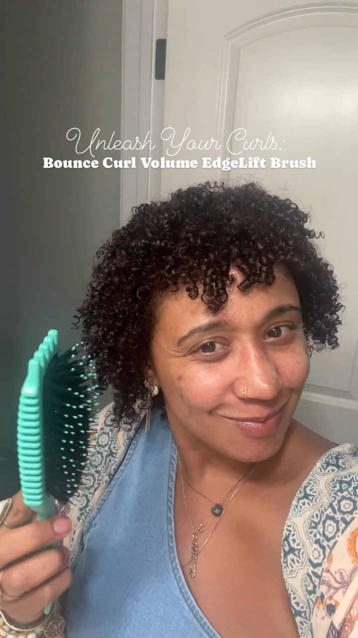 🌿Transform your curls with the NEW custom-made, patented Volume EdgeLift Brush! 

✨This innovative brush enhances your waves, curls, and coils with ease. Perfect for all hair textures, it adds volume, smooths, separates, and even doubles as a heatless curling tool. 

💁🏽‍♀️Embrace your natural hair and elevate your boho lifestyle with the EdgeLift Brush.

 #BohoHairCare #NaturalCurls #VolumeEdgeLiftBrush