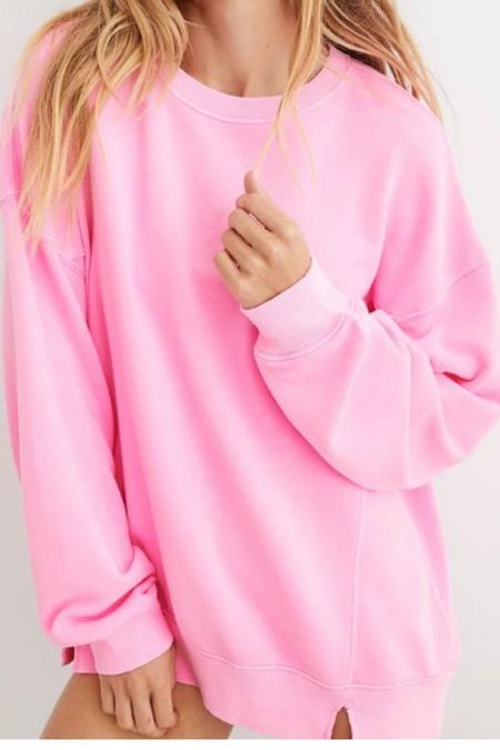 Pink oversized fit sweater 
Comes in many colours 


#LTKstyletip #LTKfindsunder50 #LTKSeasonal