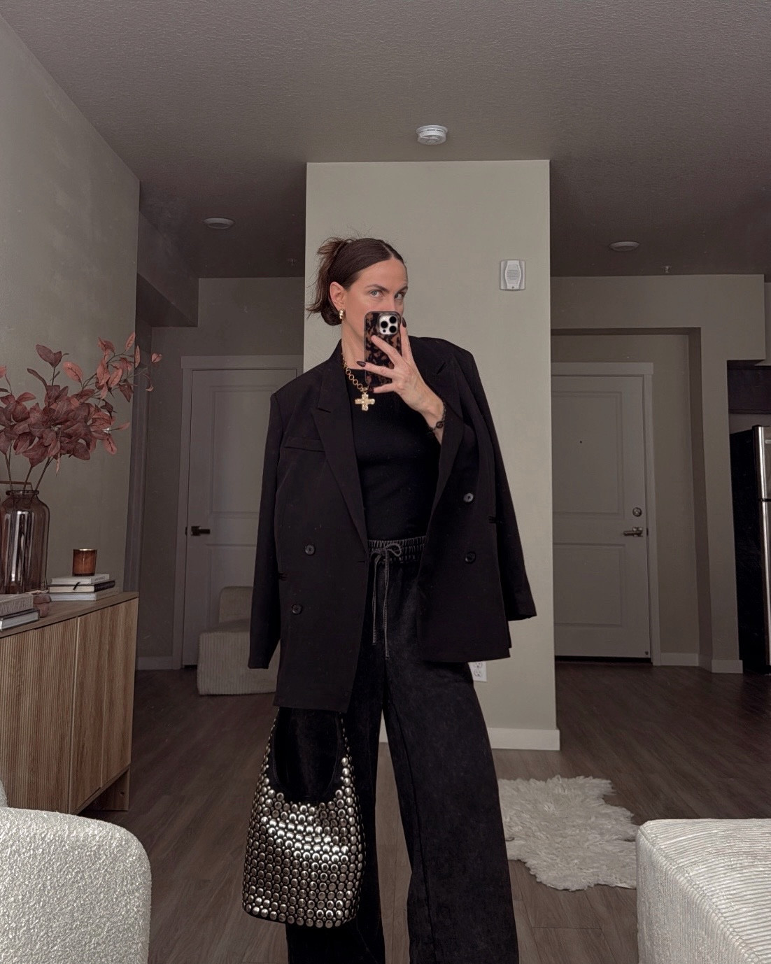 walmart and amazon fashion.   pots and blazer @walmartfashion #walmartfashion tagged exact items i'm wearing 



@walmart #walmart #fallfashion #oversizedblazer #blackblazer