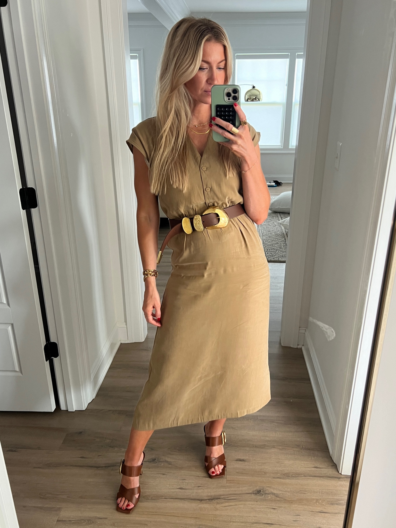 Taupe dress with western belt



#LTKstyletip #LTKworkwear #LTKbeauty