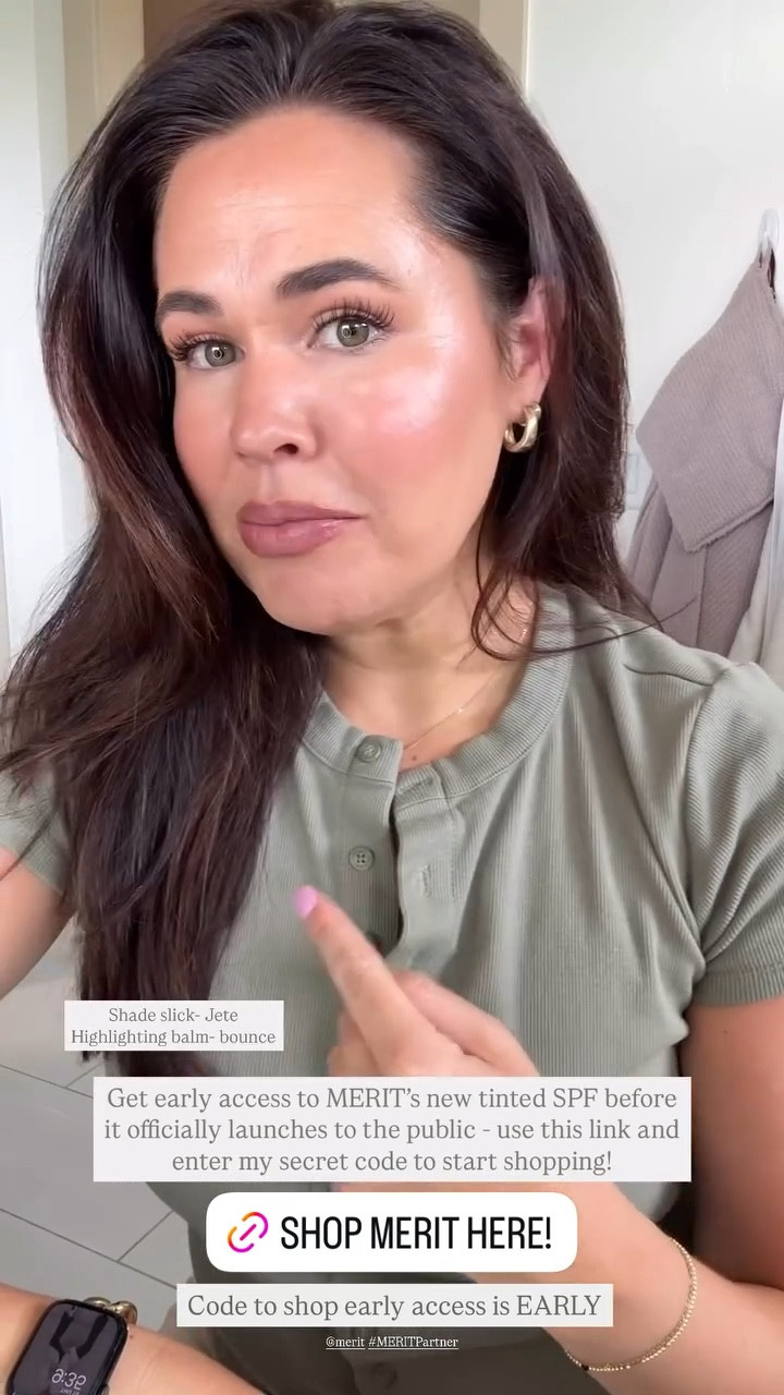 Code to shop early access is EARLY @merit #MERITPartner

Silk-under my eyes
Bisque- overall color
Bronzing balm- Leo
Flush balm- Lusitano
Eyebrow pomade- dark brown
(The new Merit lip liners are unlike any others I've ever tried.
They're selling out quickly though so definitely check them out now!)
Lip Liner- Sportif
Shade slick- Jete
Highlighting balm- bounce