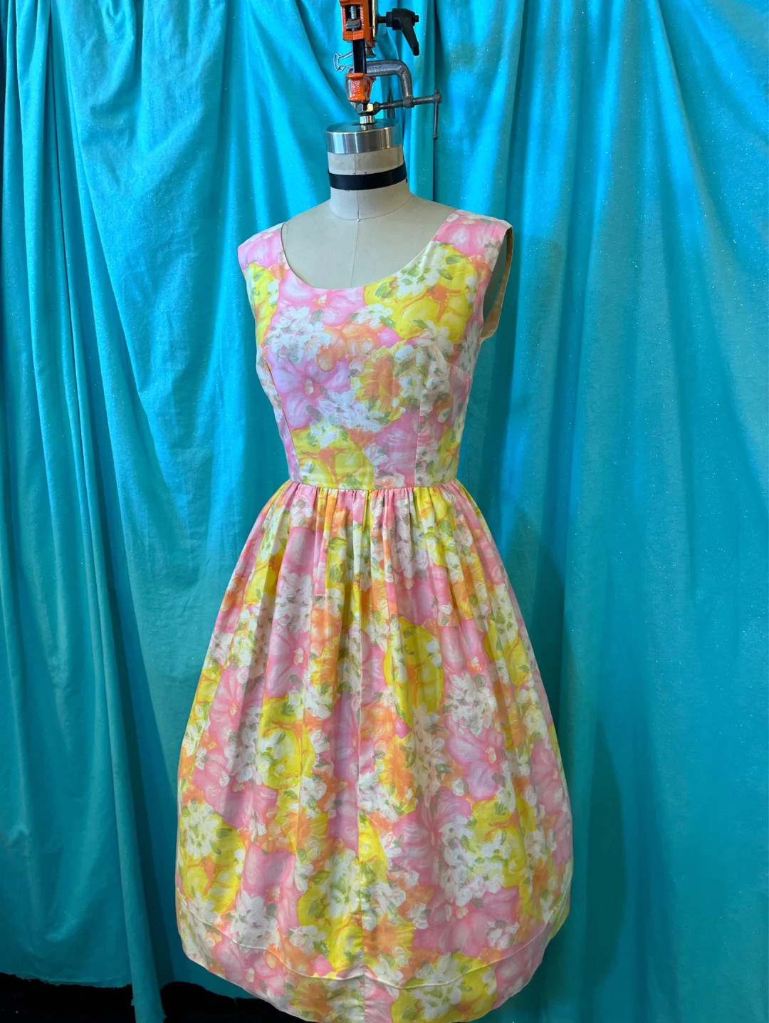 1950s/1960s W:25 pink yellow orange green white impressionist floral polished cotton sleeveless s... | Etsy (US)