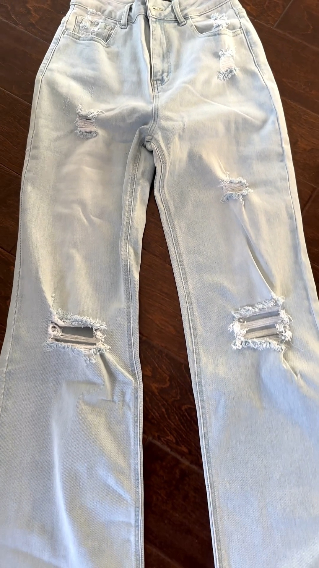 Use code COURT20 for 20% off!!

These are extremely stretchy!! Definitely a must have!!


#LTKSaleAlert #LTKFallSale #LTKFindsUnder100