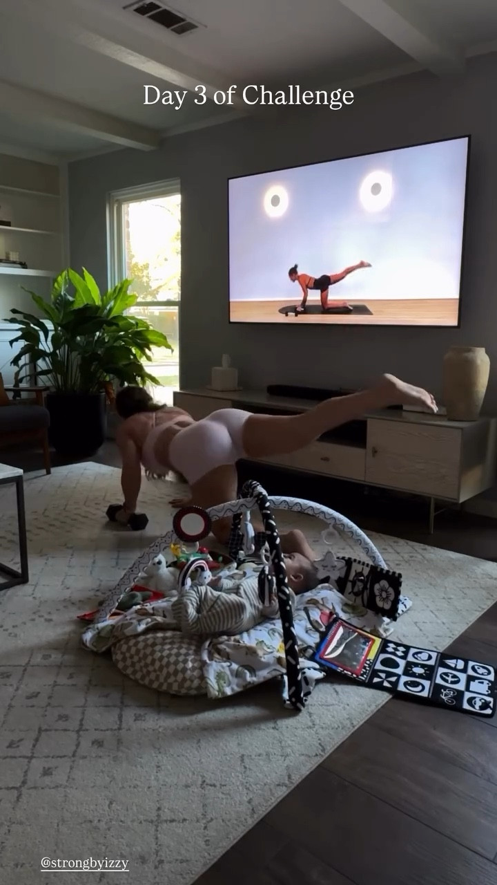 @strongbyizzy  Day 3 of Challenge @amazonfashion @amazon