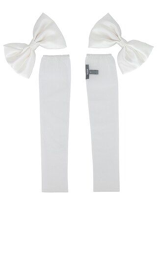 Bows & Sleeves Set in blanc | Revolve Clothing (Global)