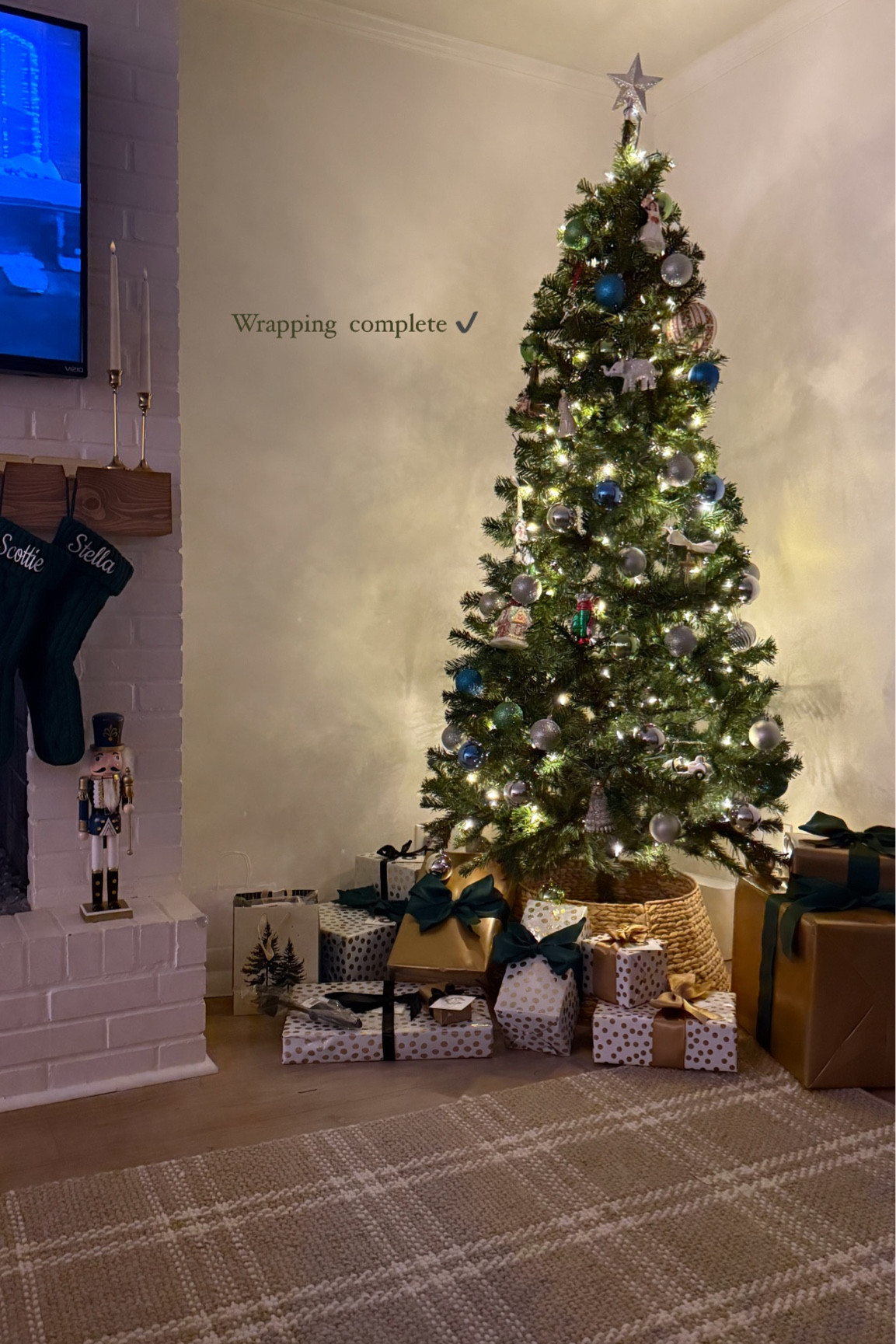 Love our new living room rug!

#LTKHoliday #LTKHome