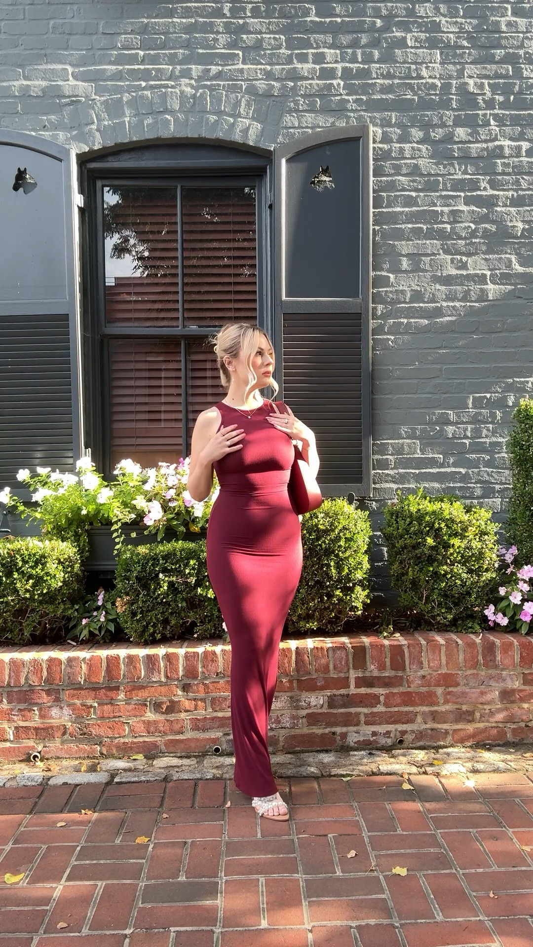 Honestly one of my favorite dresses. I own three colors!


Happy hour outfit, end of summer outfits, hourglass body, fitted dresses

#LTKautumn #LTKStyleTip #LTKPetite