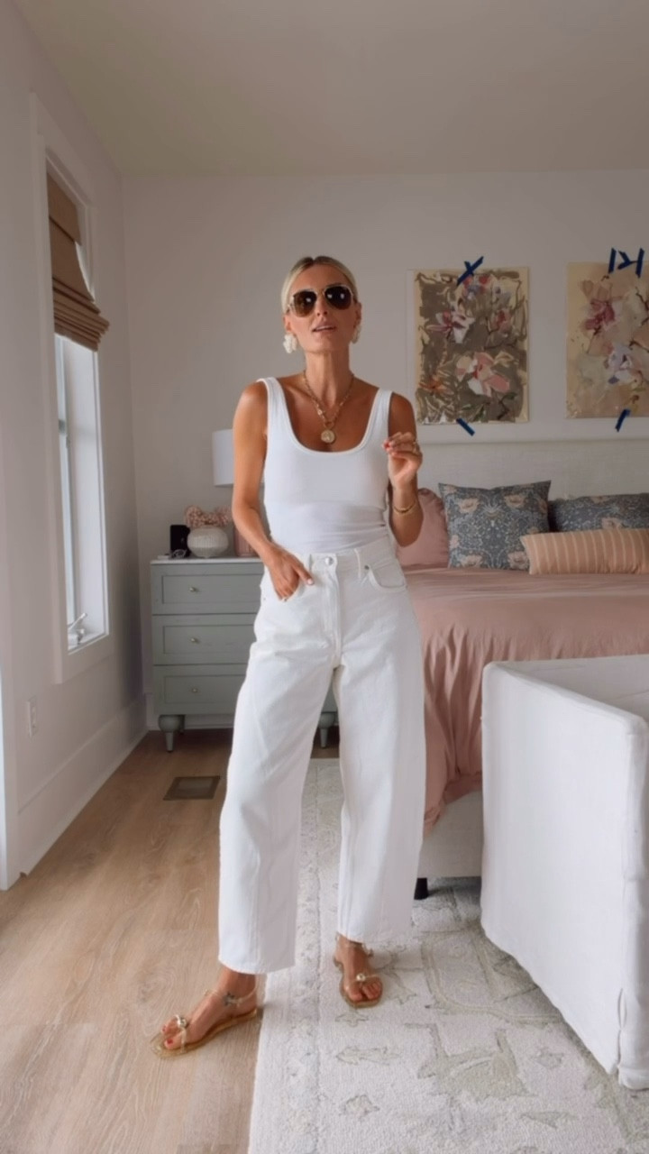 Loving this monochromatic moment! 👏🏼 you can never go wrong with white on white in the summer! Wearing S/4!

Loverly Grey, Target, barrel jeans, white jeans, summer outfit, white on white 

#LTKSeasonal