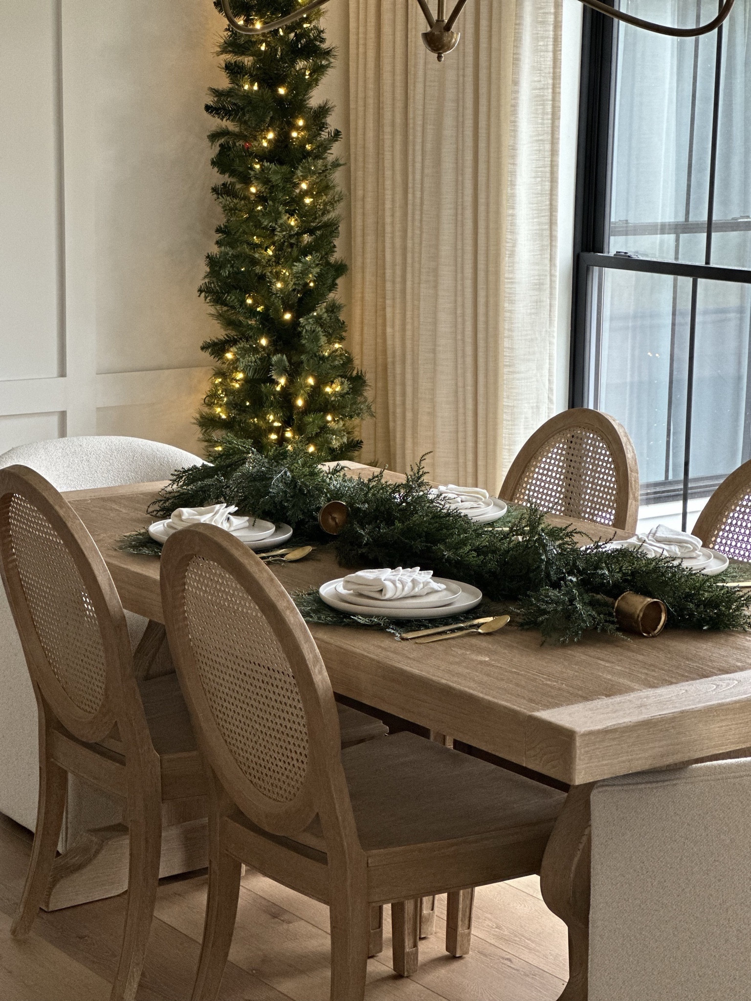 Christmas tablescape 

@potterybarn @kirklands 
Plates, table , dining table , kitchen table , kitchen nook 

#LTKHoliday #LTKSeasonal #LTKCyberWeek