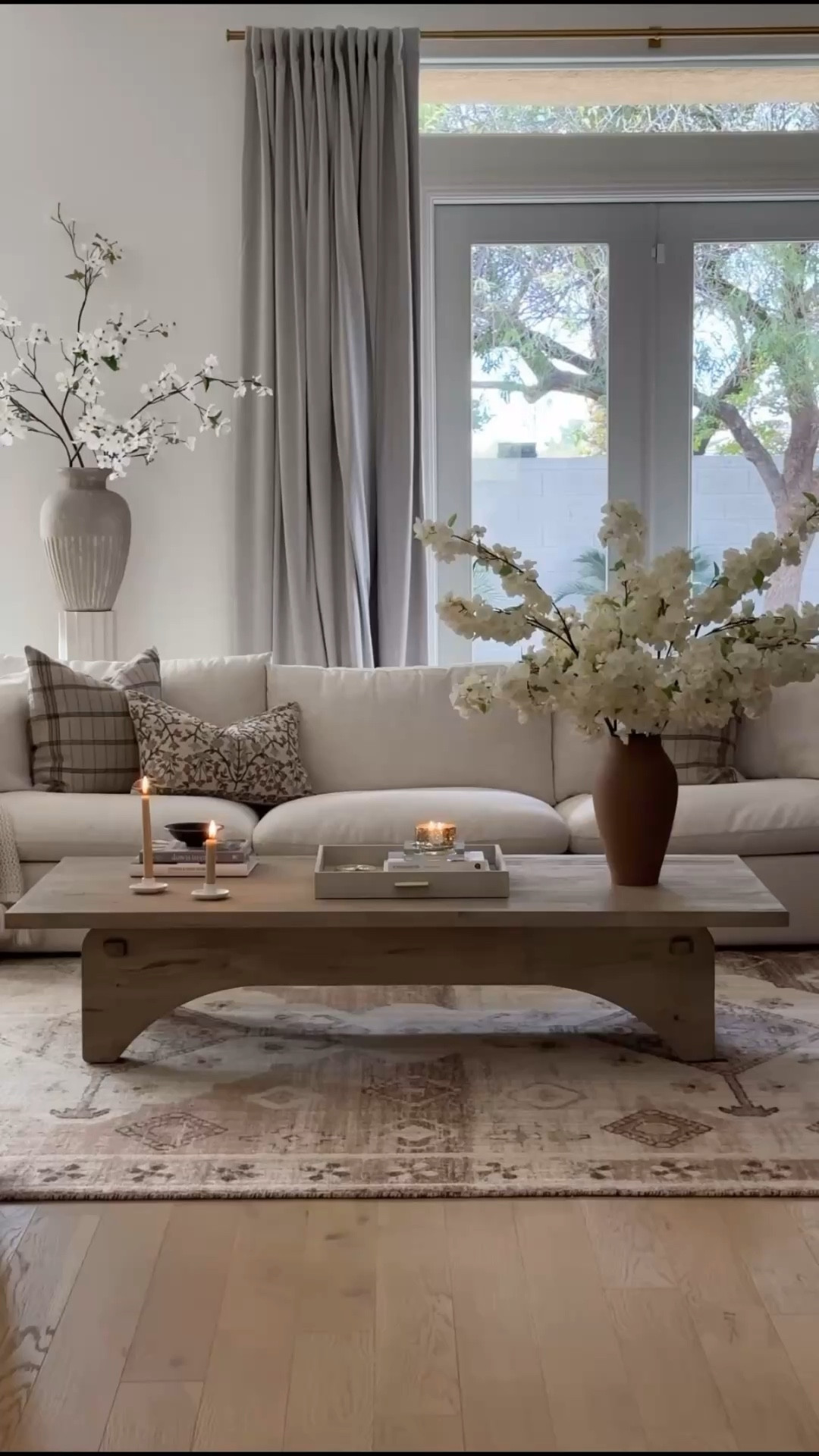 Living room 

#LTKdayinmylife #LTKSeasonal #LTKHome