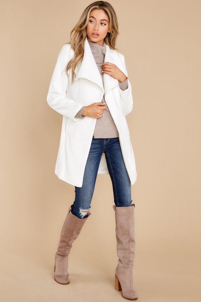 Windy City Nights Cream Coat | Red Dress 