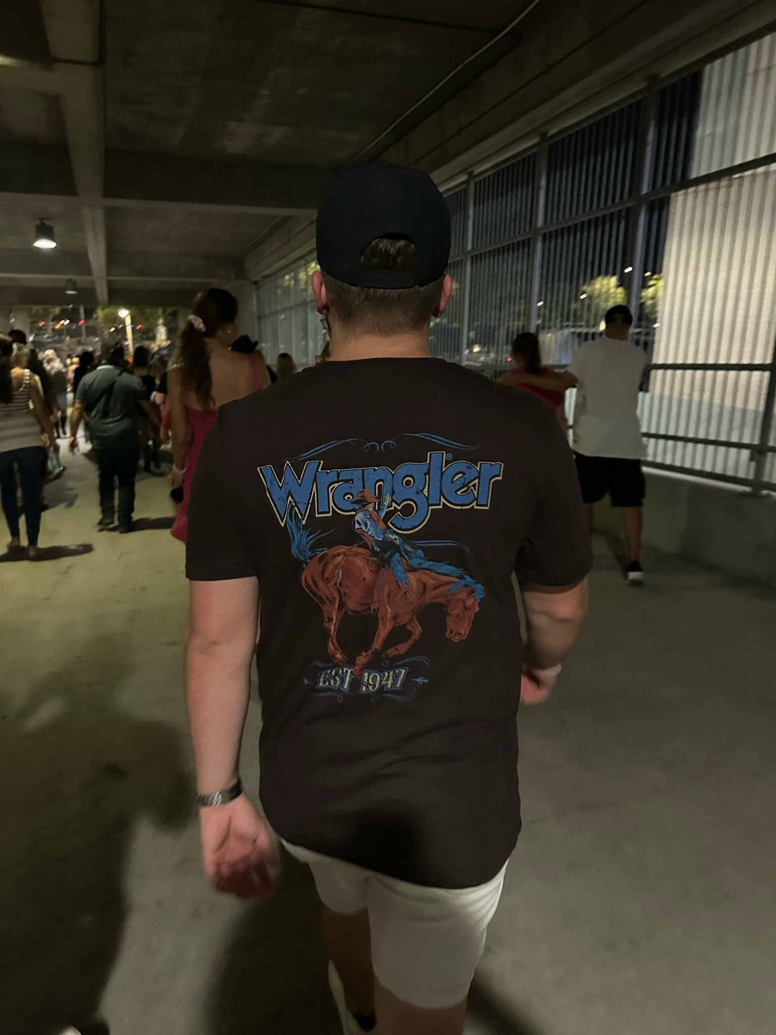 @Wrangler size large it does shrink a tad. Add a little rodeo spirit to your look with a tee that embraces its wild side. This 100% cotton back graphic tee features a bold “Wrangler” logo above an illustration of a rider on a bucking horse with “EST. 1947” below. This regular fit tee delivers everyday comfort you'll never get sick of.

#LTKootd #LTKMens #LTKSeasonal