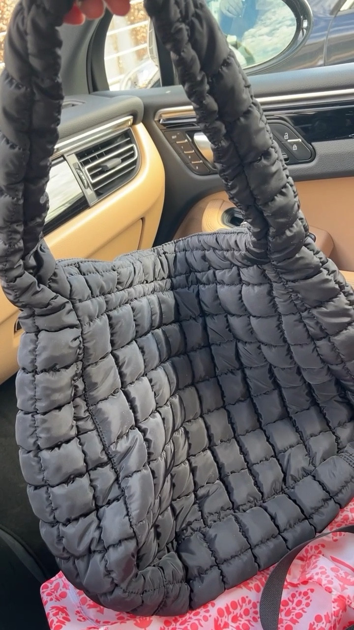 Perfect everything bag!!! 🖤🖤🖤