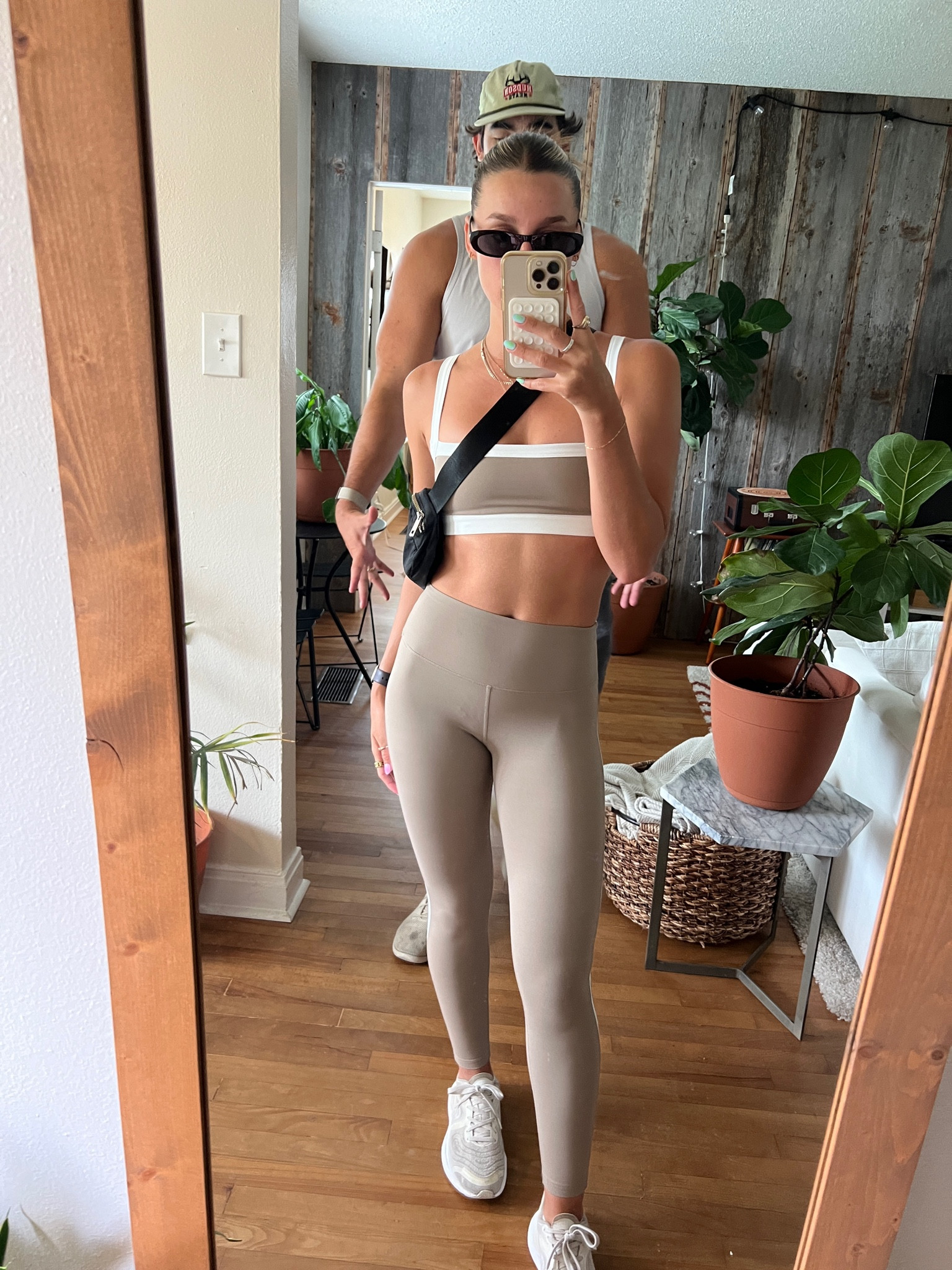 my favorite workout set right now 🤍✨

#LTKActive #LTKFitness #LTKStyleTip