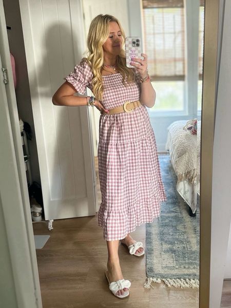 Cute gingham dress! Pairs great with a belt. Wearing a small 

#LTKStyleTip #LTKSeasonal #LTKFindsUnder50