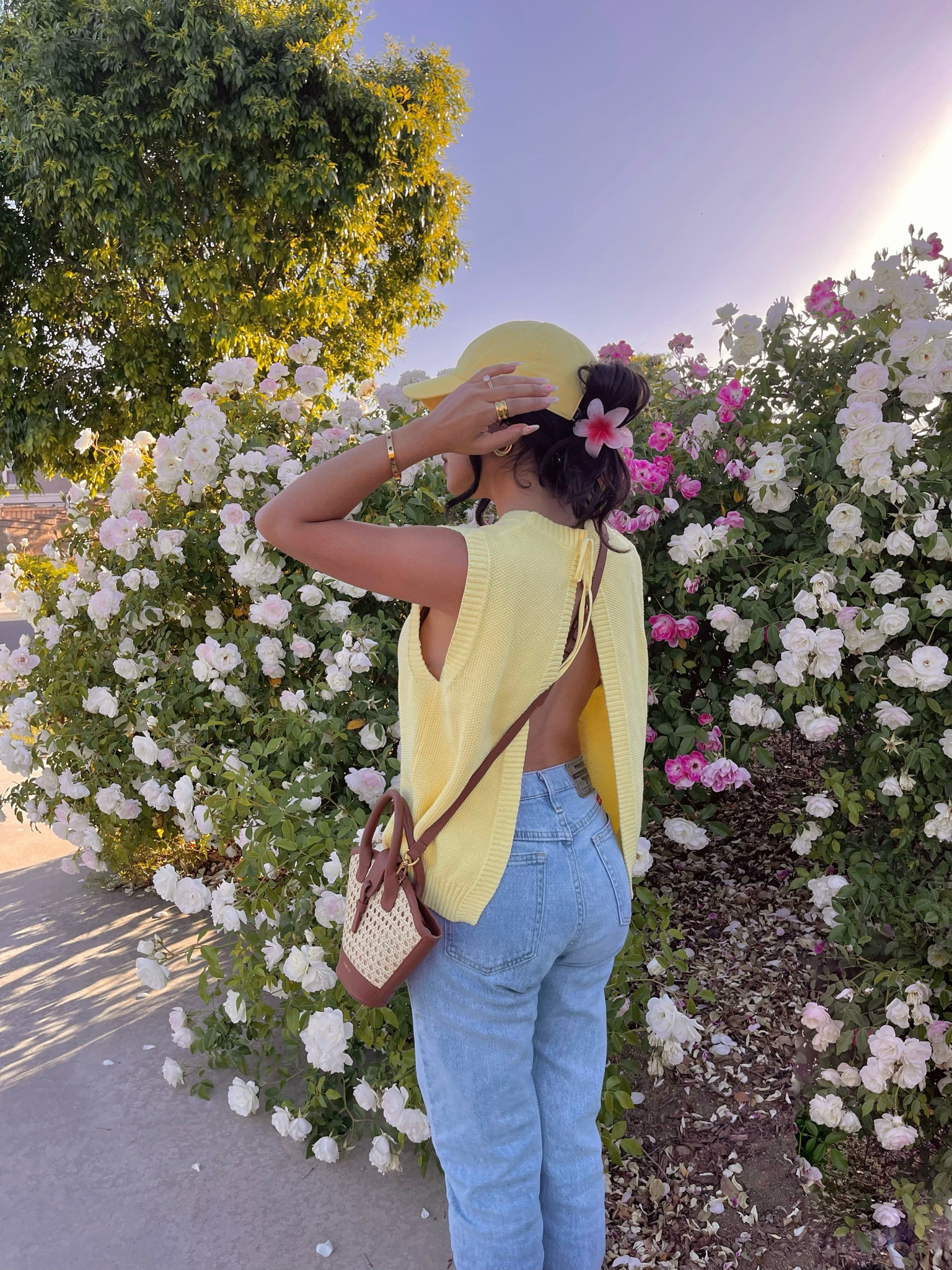 Stop and smell the roses💐☀️💞🦋💛🌸