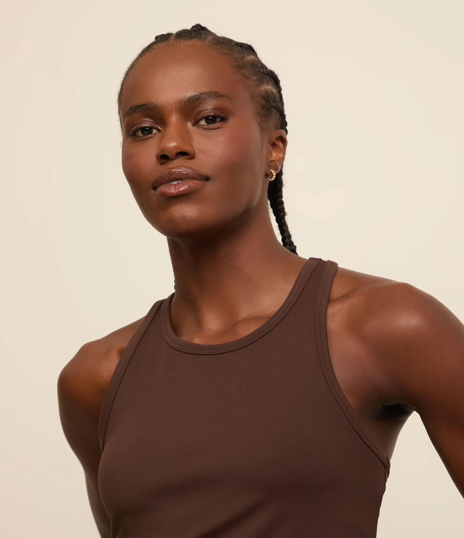 Regata Nadador em Microfibra com Recorte nas Costas Marrom - Lojas Renner | Renner (BR)