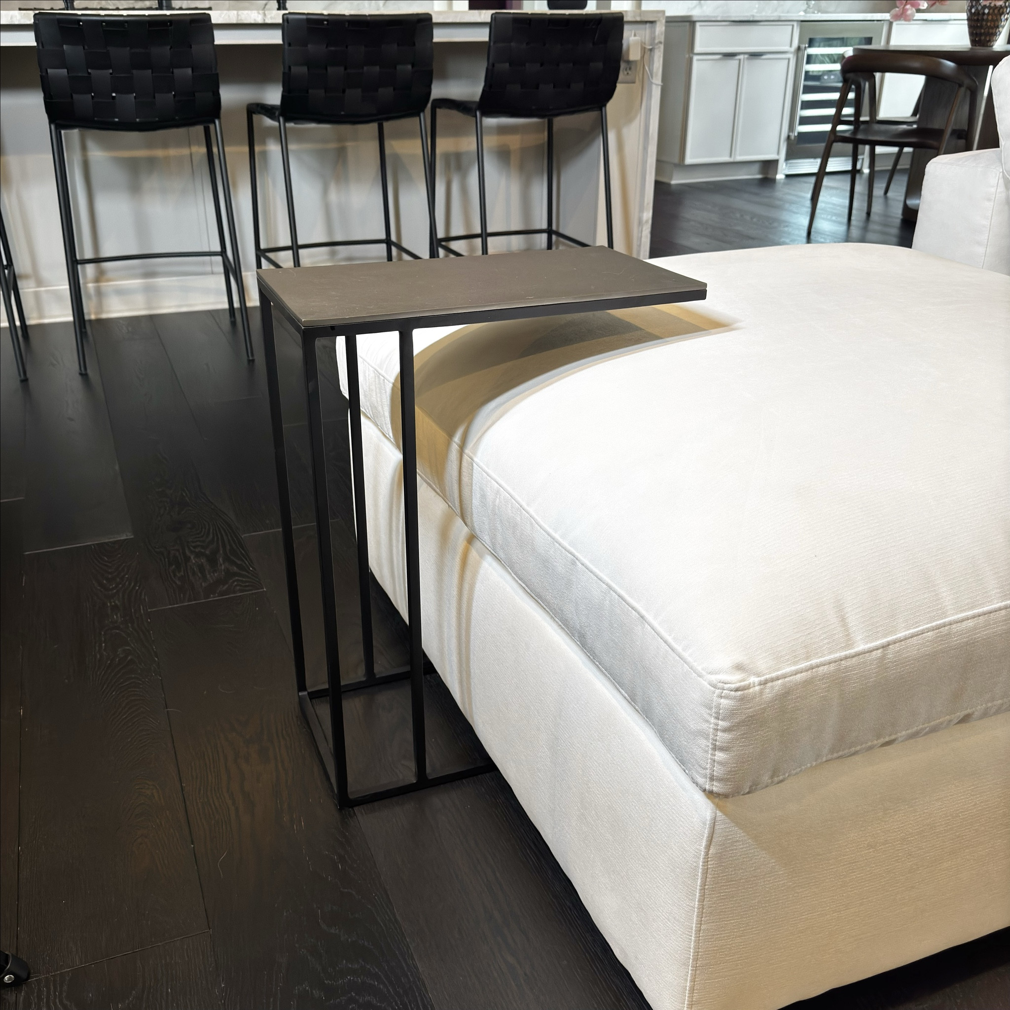 Here’s one way you can have a coffee table, but also keep that big fat ottoman everyone in the family can put their feet on. 
🩷🩷🩷
#sectional #CoffeeTable #LivingroomDesign #Ottoman 

#LTKStyleTip #LTKVideo #LTKHome