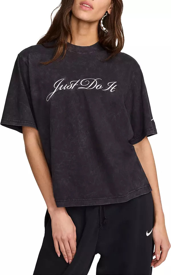 Nike Sportswear Women's Boxy Wash T-Shirt | Dick's Sporting Goods | Dick's Sporting Goods