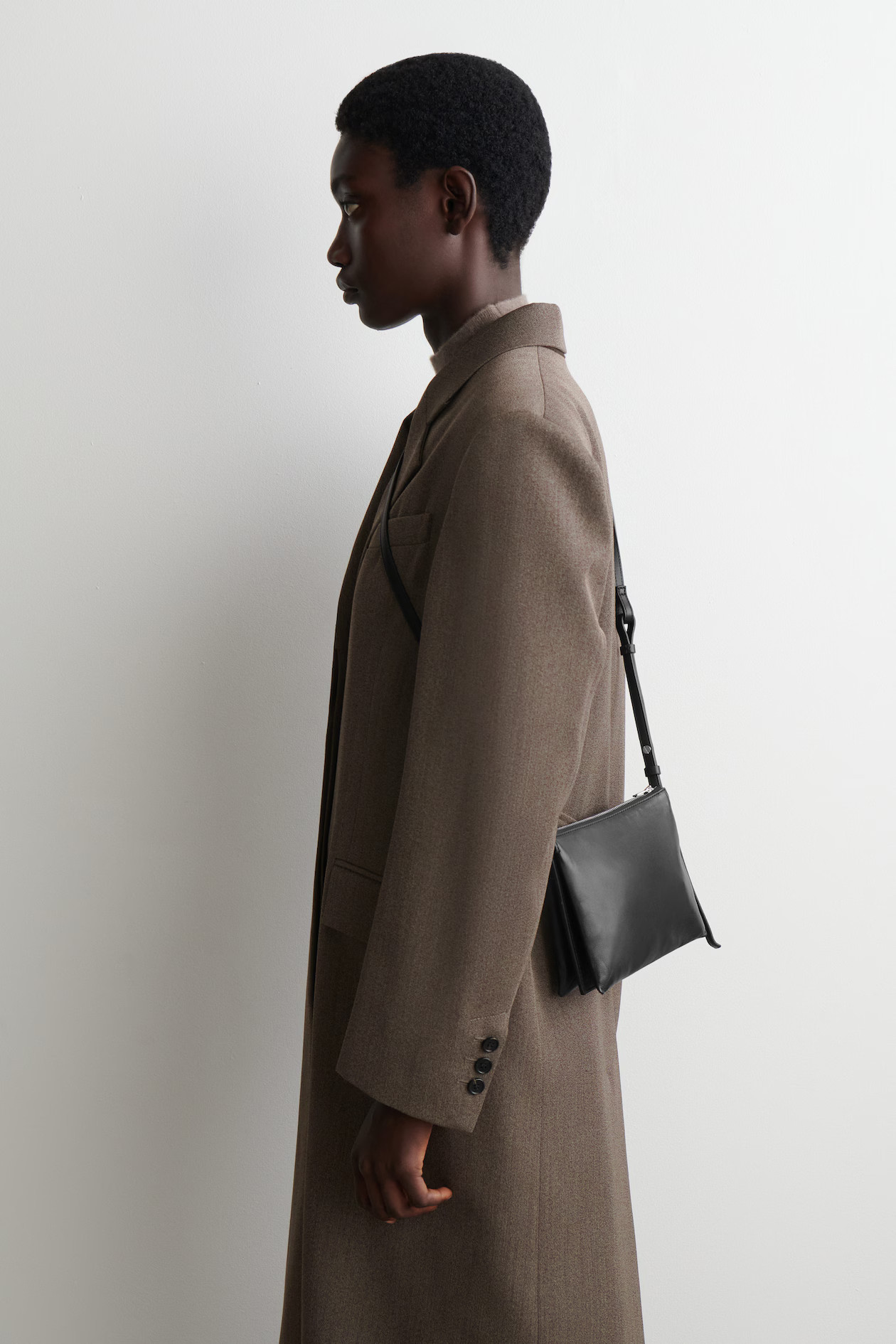 TROVE CROSSBODY BAG - LEATHER - BLACK | COS GB | COS UK