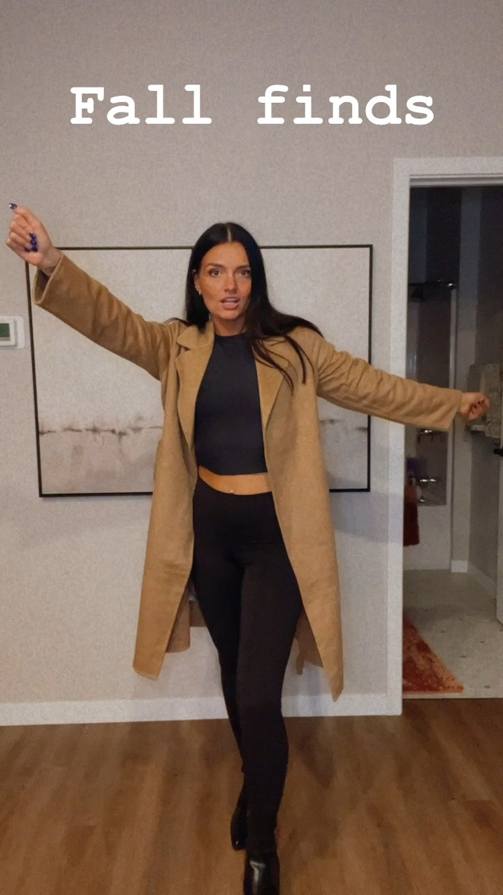 Obsessed with this fall look 😍 The jacket runs oversized (I got an XS), top runs true to size (I got a S), boots run about a half size big!! 

#LTKSeasonal #LTKfindsunder100 #LTKworkwear