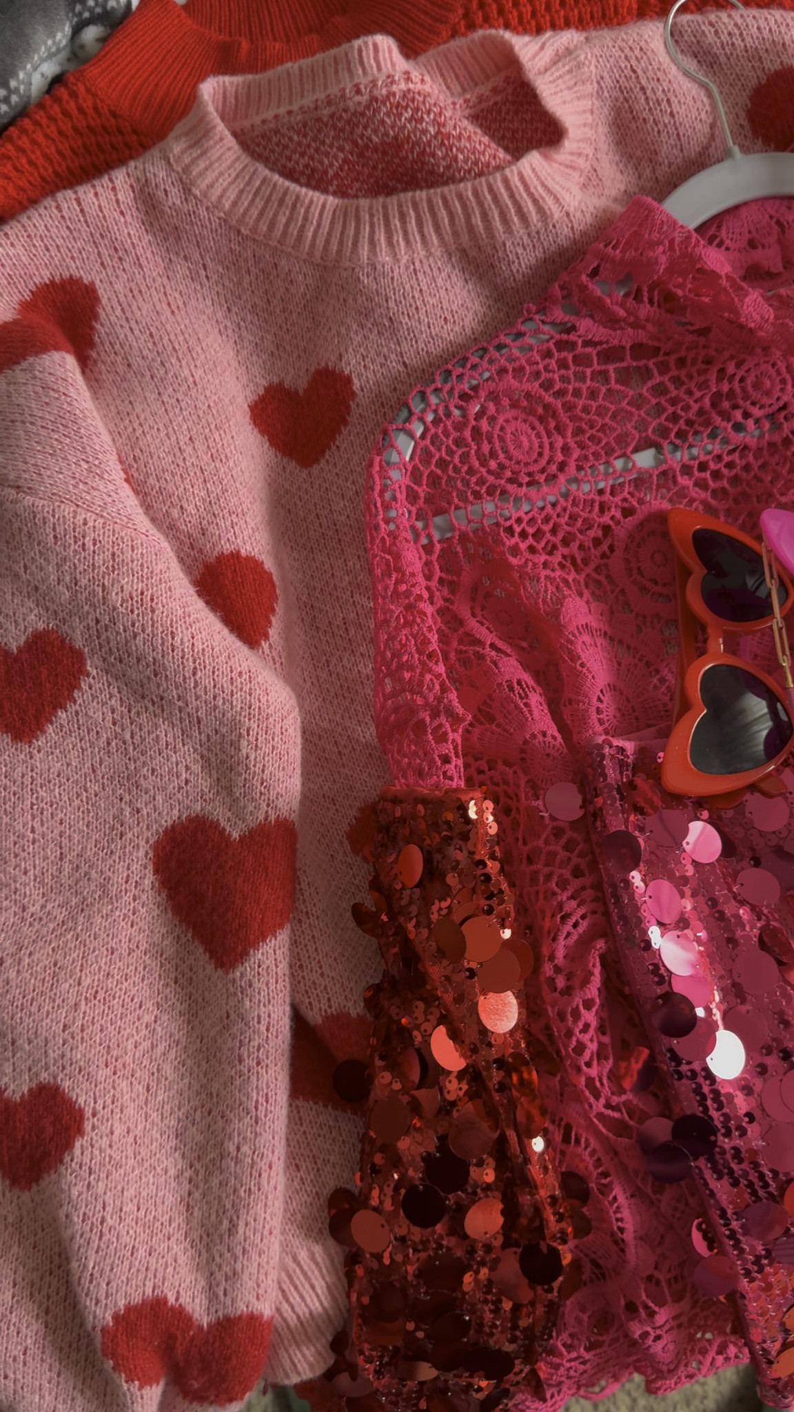 Valentine’s Day outfits are officially in rotation 💕✨
From cozy-cute daytime looks to dressed-up date night vibes, these pieces make getting ready easy and fun.
I linked all my favorite Valentine’s outfits on LTK so you can shop the looks you’ll wear all February.

#valentinesoutfits #valentinesdaystyle #februaryfashion #holidaylooks #cozystyle #dateoutfits #LTKfashion #LTKfinds #LTKsale #shoppingfavorites #onlineshopping #valentinesvibes #ShoppingWithPriiincesss #Atlantamom #AtlantaCreator #Atlantacontentcreators

#LTKSeasonal #LTKMidsize #LTKWorkwear