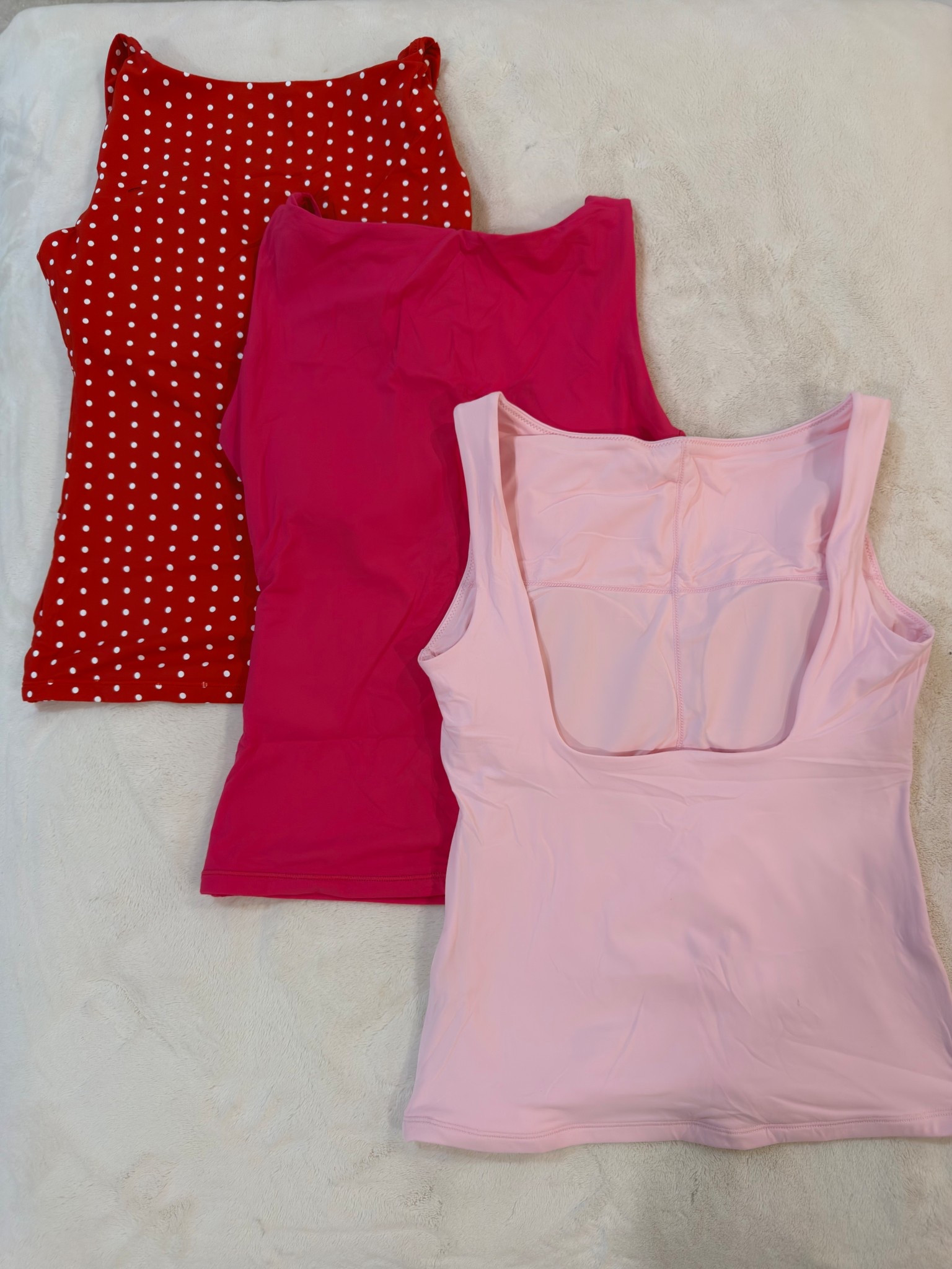 Easy layering staples I reach for on repeat — these smoothing tanks are the kind you’ll want in multiple colors. They’re perfect on their own or layered under blazers, sweaters, or jackets, making them a true everyday essential.

Great for casual days, work outfits, travel looks, or dressed-up layering moments.

📏 Sizing & fit details:  
Wearing size Small.  
Measurements: 5’4” | 138 lbs | 34D bust | 27” waist | 40” hips.  
If between sizes or wanting a slightly more relaxed fit, sizing up works well.

These are lightweight, smoothing, and easy to style year-round — a go-to basic that actually gets worn.

Favorite to revisit later or tap to get details.

Follow me on Instagram and YouTube @kirasfashionfinds

#LTKValentine