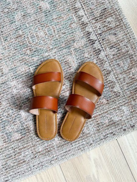 Women’s faux tan leather double strap summer sandal - true to size! 



#LTKsalealert #LTKfindsunder50 #LTKstyletip