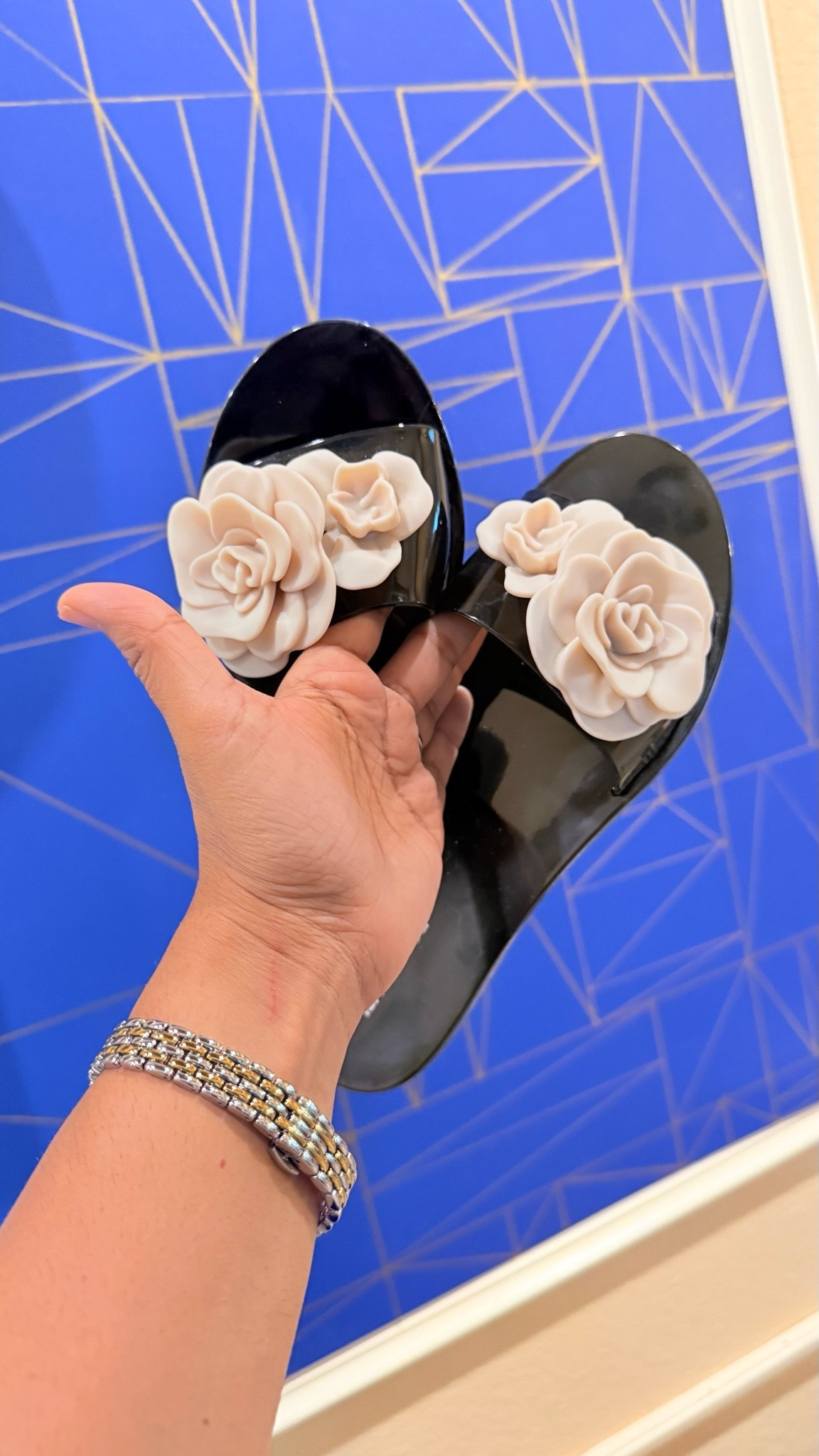 Love these sandals!

#LTKHome #LTKSeasonal #LTKSaleAlert