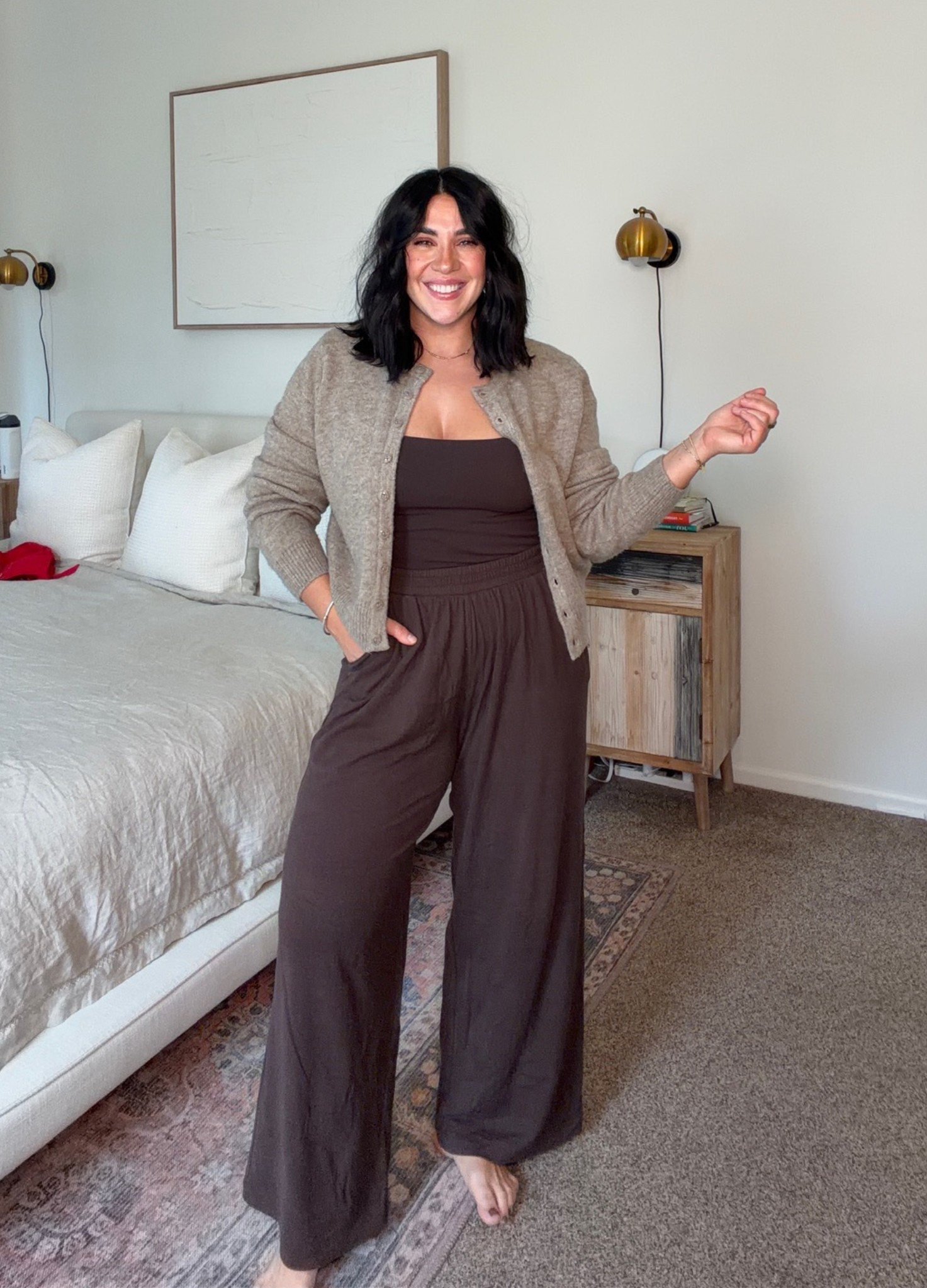 Abercrombie BOGO 50%! The best Abercrombie lounge pants, they're so soft and comfy for everyday! Size L 
Tank size M

#LTKSaleAlert #LTKootd #LTKMidsize