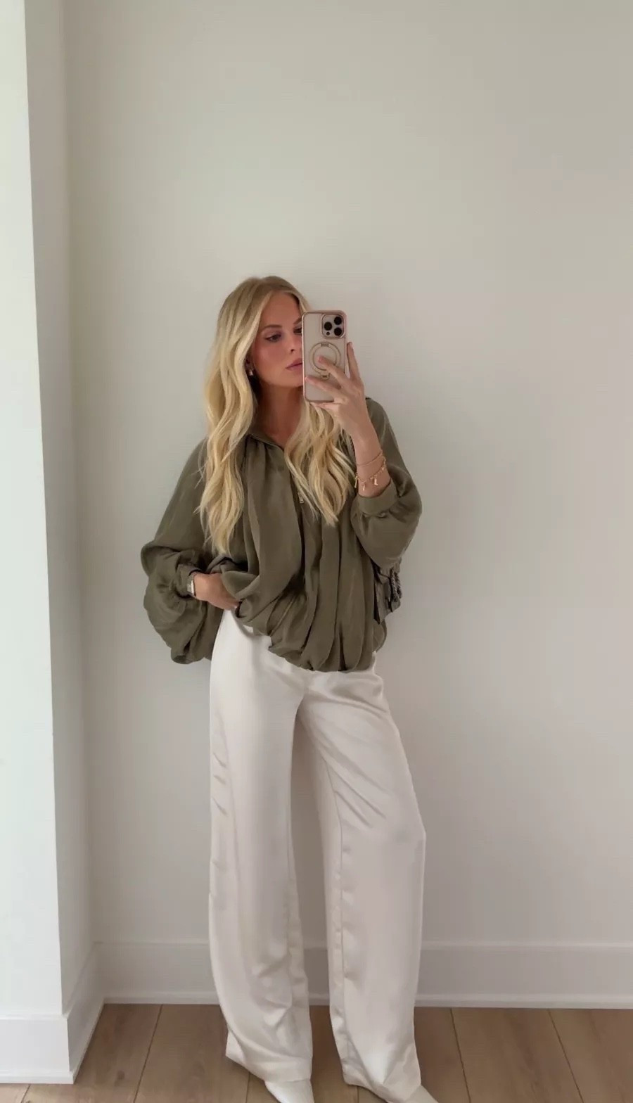 SIZE: medium in jacket, linking similar pants & shoes! #kathleenpost

Spring transition outfit, spring outfit 2026, summer chic look

#LTKootd #LTKSeasonal