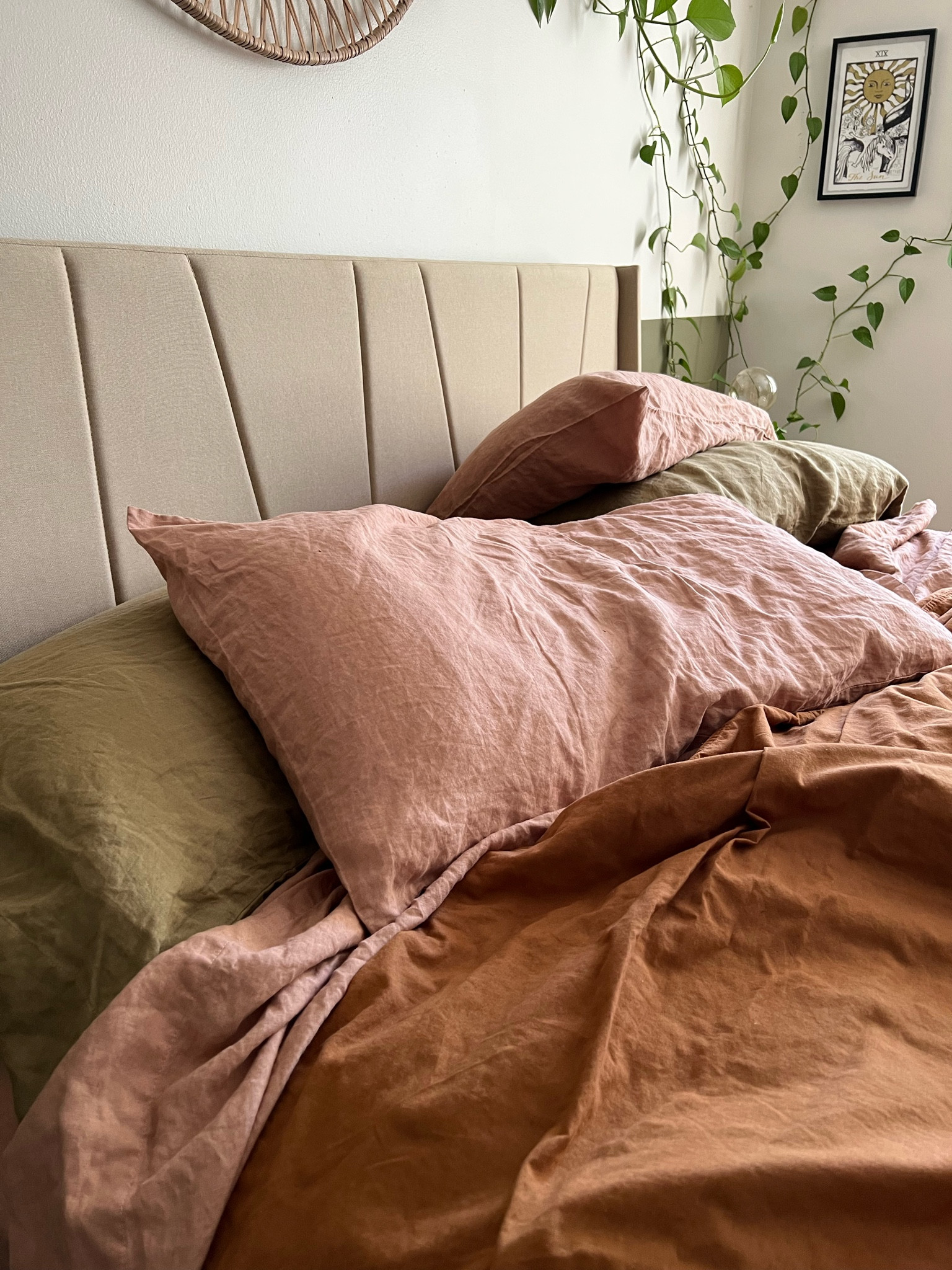 Sometimes all you need is new bedding to put you in a good mood ✨ #linenbedding #homedecor #luxurylinen #interiordesign

#LTKHome