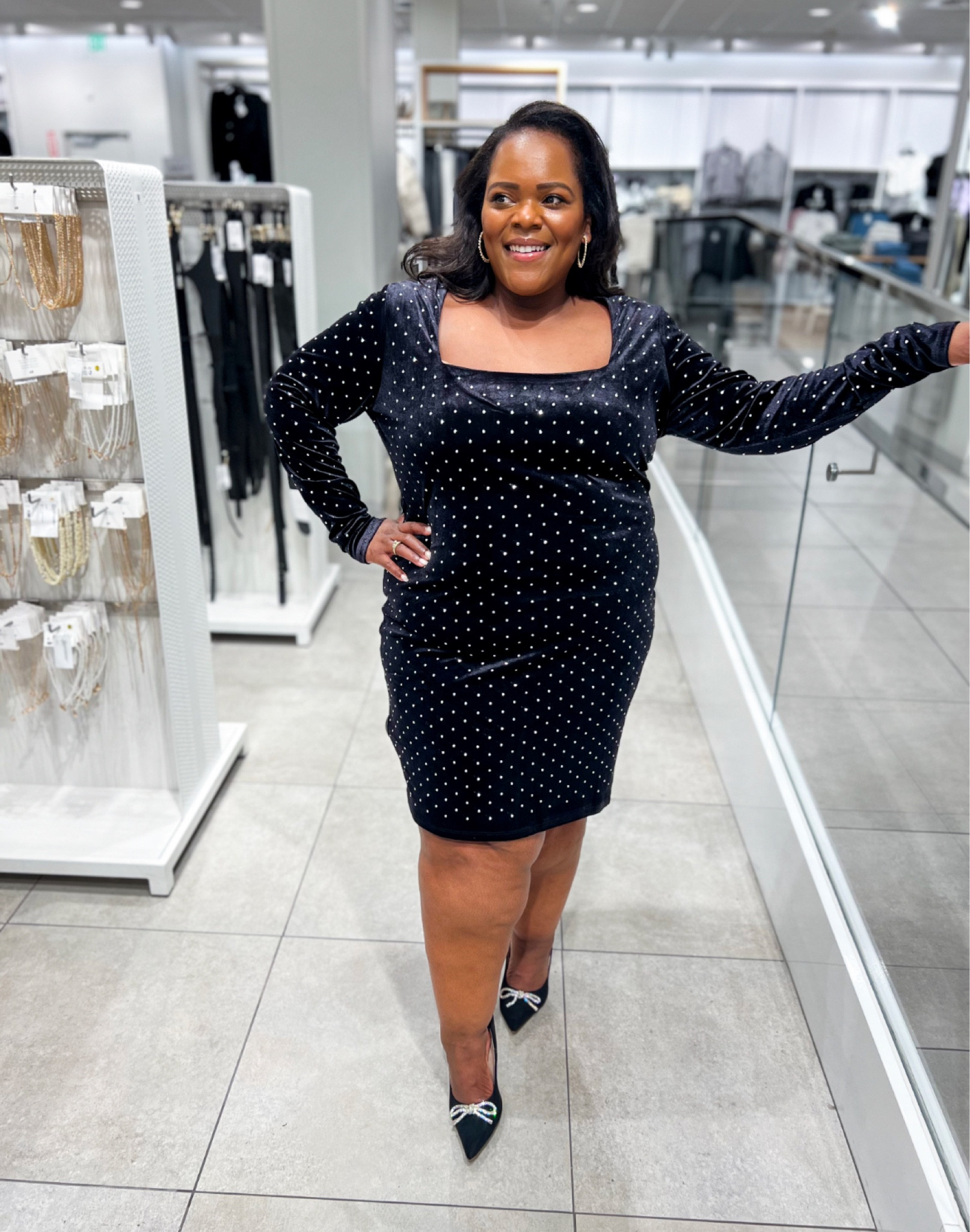 This velvet studded bodycon dress from H&M is perfect for the Holidays and only $17.99! 🤯 

Holiday party | Christmas | Dresses under $20 | midsize | HM | What to wear 

#LTKparties #LTKHoliday #LTKmidsize