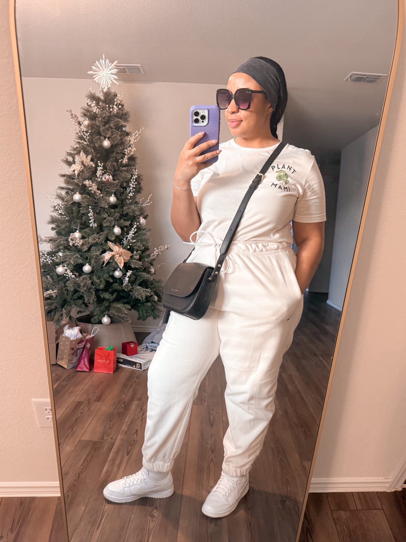 Thermal pants, dry-fit socks, ivory T-shirt, Nike dunk low, oversized sunglassess

#LTKshoecrush #LTKmidsize #LTKstyletip