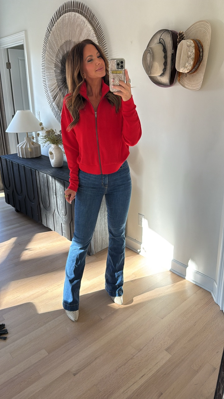 code BETSYXSPANX works for the SPANX AirEssentials®
Track Jacket and SPANXsculpt™ ReDefine
Flare Jeans

#LTKSaleAlert #LTKCyberWeek #LTKGiftGuide