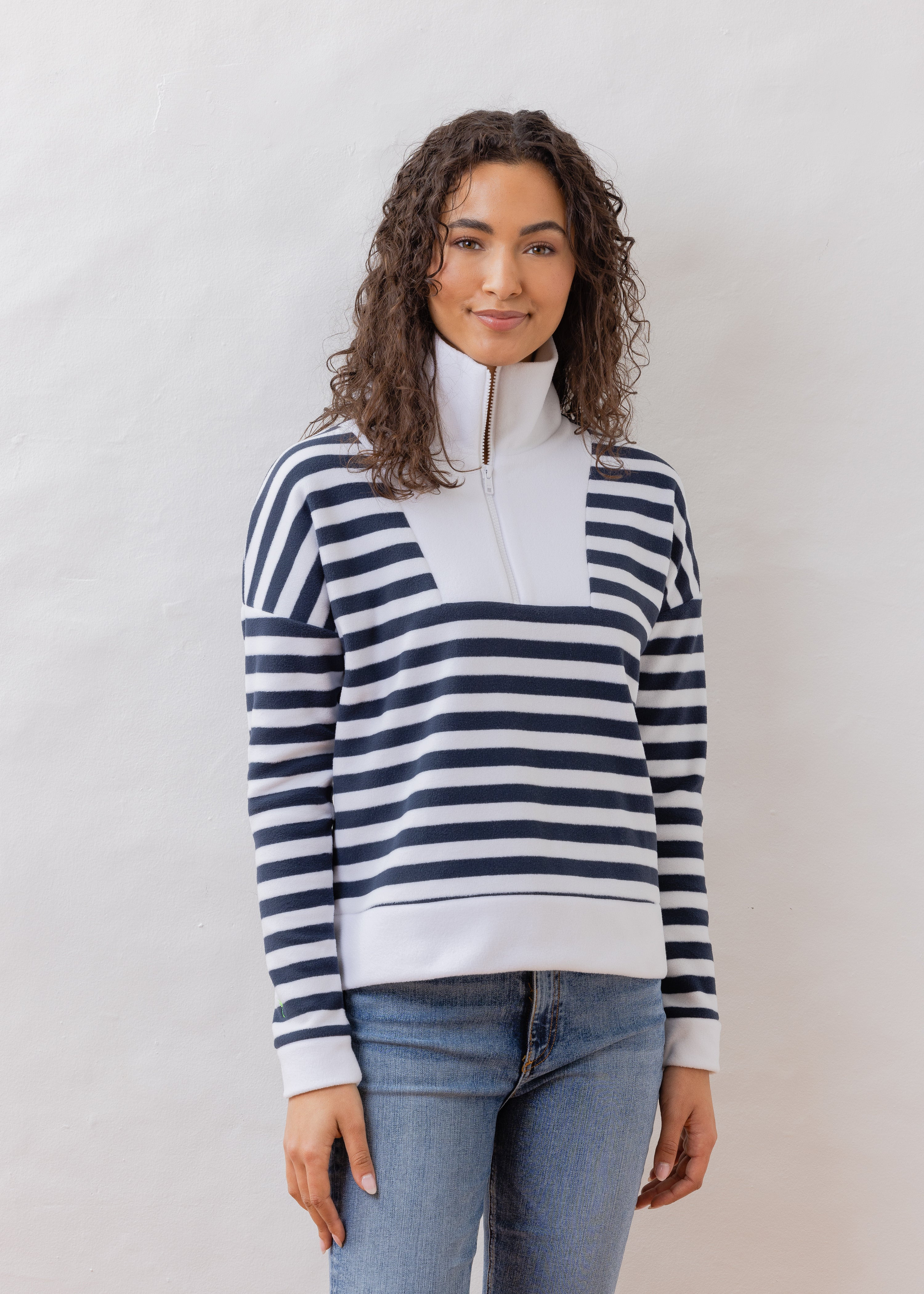 Putnam Pullover in Striped Fleece (Navy / White) | Dudley Stephens