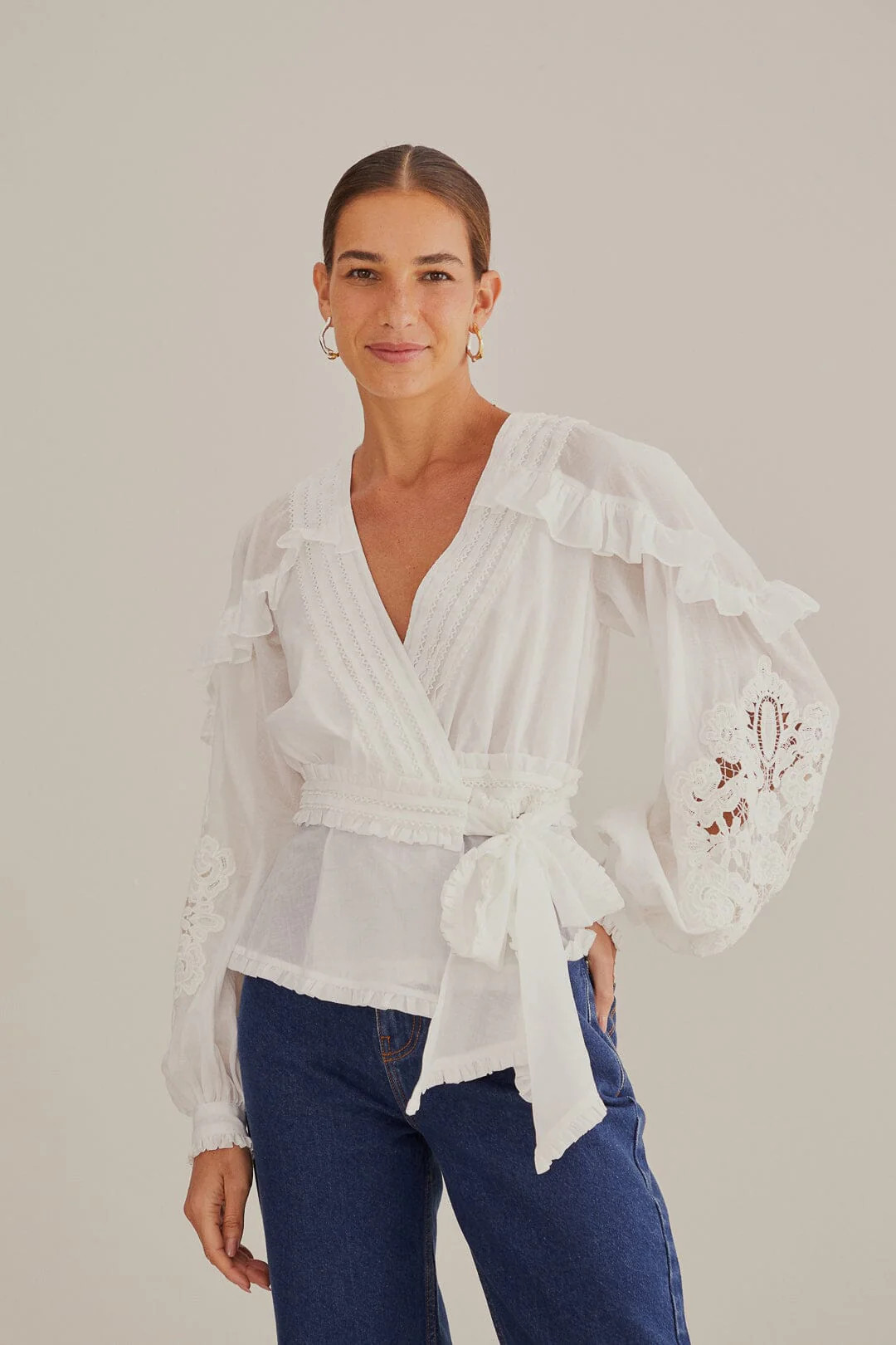 Off-White V Neck Blouse | FarmRio (US)