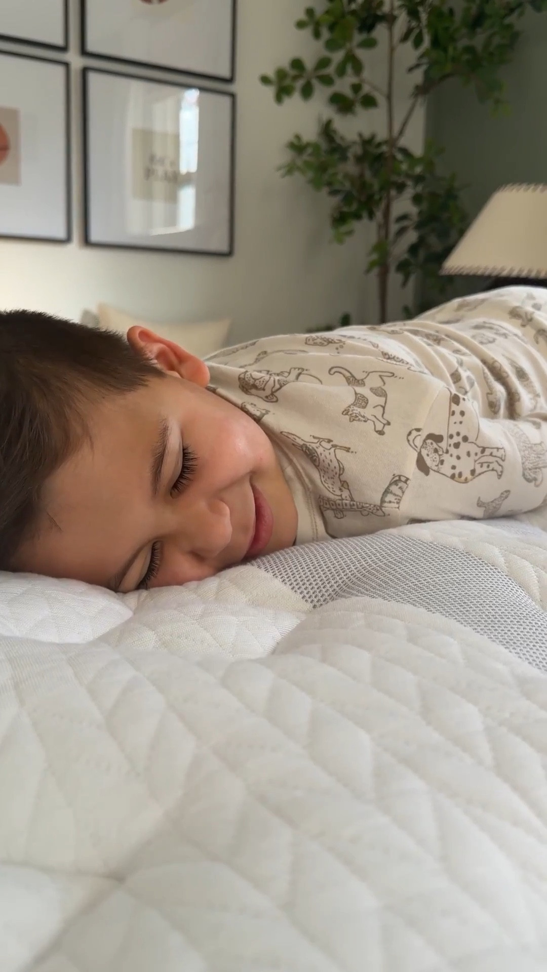 Ryan has officially claimed his “big kid bed” with his new favorite mattress 🤍
I’m not exaggerating when I say he has been obsessed…every night he tells me “it feels like I’m sleeping on clouds.” And honestly… he’s right ☁️

It’s that perfect mix of soft + supportive — cozy on top, but firm enough to be amazing for growing kids’ bodies. We’ve noticed such a difference in how well he sleeps.

We went with the Sapira Chill Hybrid from Leesa and I’m telling you… worth every penny. 🤌😍

And it’s actually 30% off right now, which is such a great deal if you’re thinking of upgrading your kid’s mattress, a tween/teen room, or even a guest room 🫶


kids mattress | hybrid mattress | cloud mattress | soft firm mattress | kids bedroom finds | best mattress for kids | big kid bed ideas | bedroom refresh | home finds 2025 | modern home inspo

#LTKHome #LTKSaleAlert #LTKmomlife