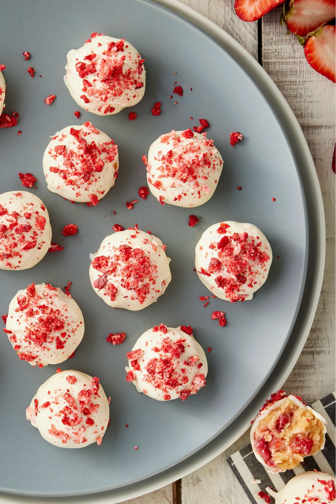 All the goodness of Strawberry Shortcake is rolled into the 5-ingredient cake balls 🍓🍓

#LTKSeasonal