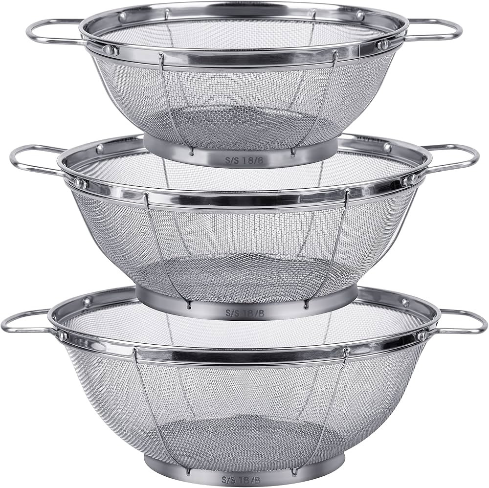 3 Pack 18/8 Stainless Steel Colander Sieves(5-Quart, 4-Quart and 3-Quart), Mesh Strainer Net Bask... | Amazon (US)