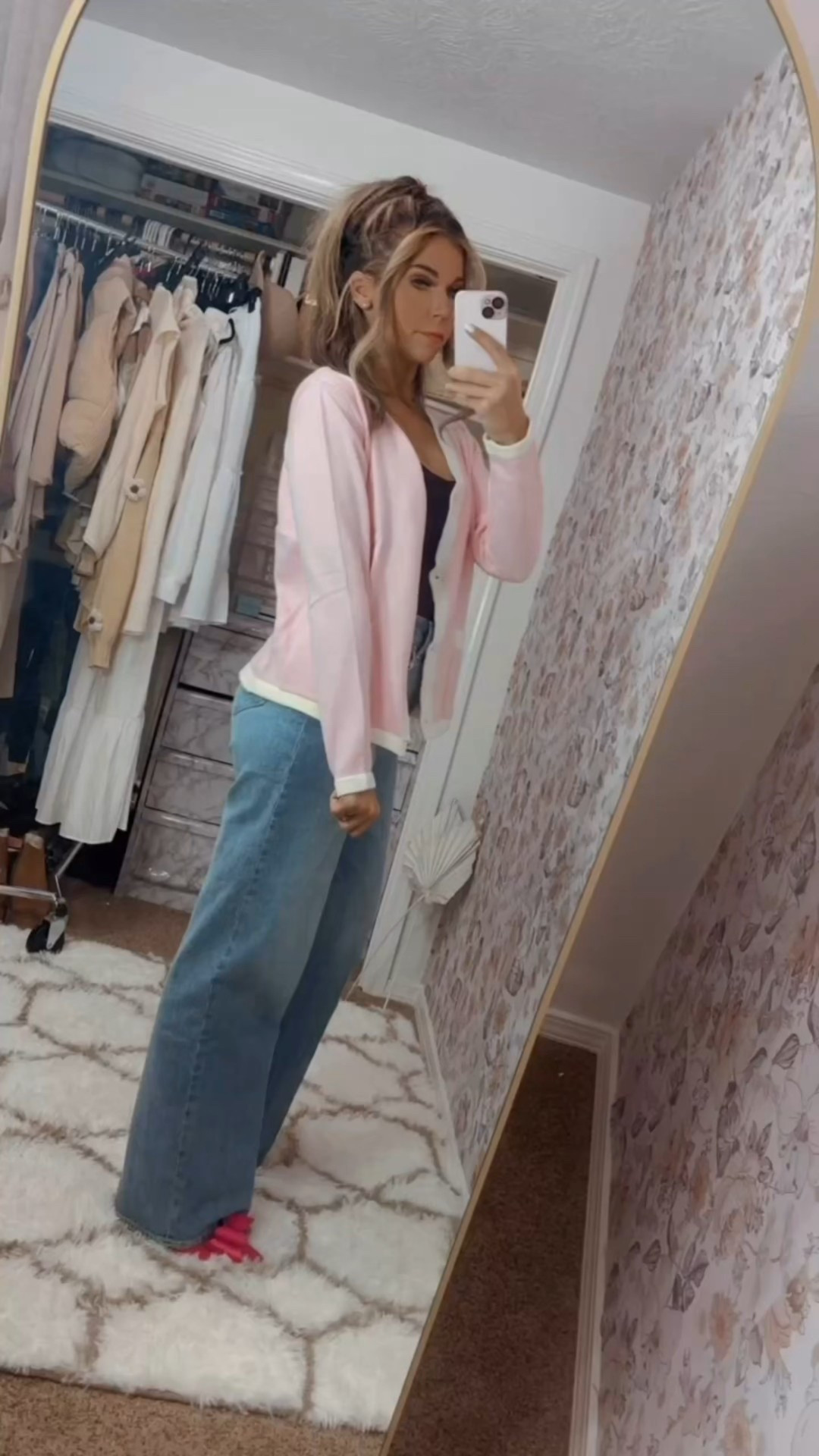 Pink is a mood and today she’s thriving 💗✨
Obsessed with this combo — the soft pink cardigan, sleek black bodysuit, classic denim, and those adorable pink heels?!
The perfect mix of feminine + effortless.

Linked everything in my LTK so you can recreate the look 🛍️🤍
Follow for daily outfits + affordable style inspo 🤝✨

⸻


#LTKStyle #LTKOutfit #ootdinspo #everydaystyle #pinkoutfit #femininefashion #casualchic #amazonfashionfinds #affordablestyle #styleinspo #outfitideas #fashionfavorites #fallstyleinspo #dressforjoy #momstyle #neutralandpink #pinkvibes #girlystyle #ltkfinds #pinkcardigan
