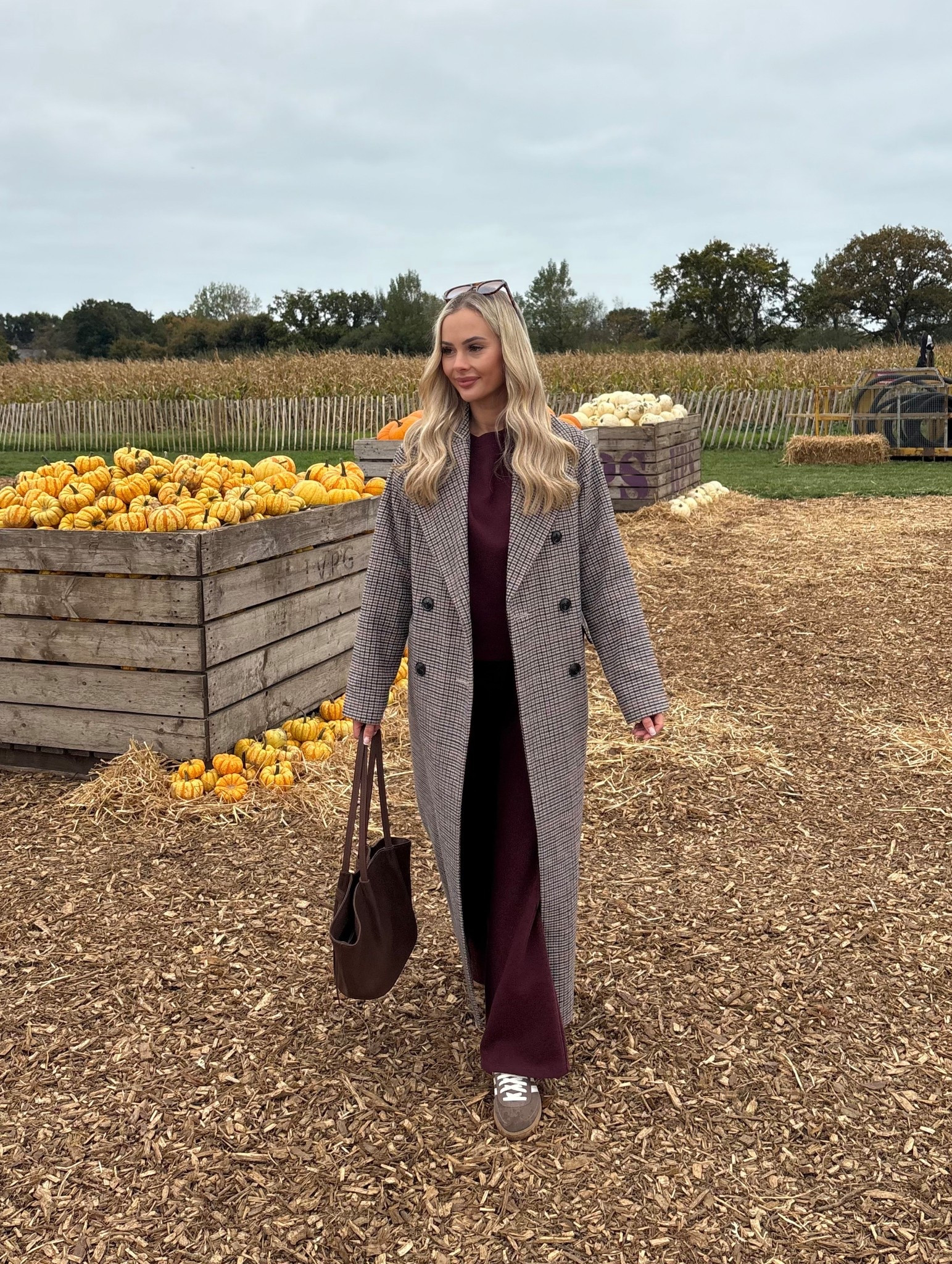 a very comfy, everyday outfit for autumn 🍁

co-ord lounge set burgundy set everyday style check coat two piece comfy

#LTKwinter #LTKautumn #LTKuk