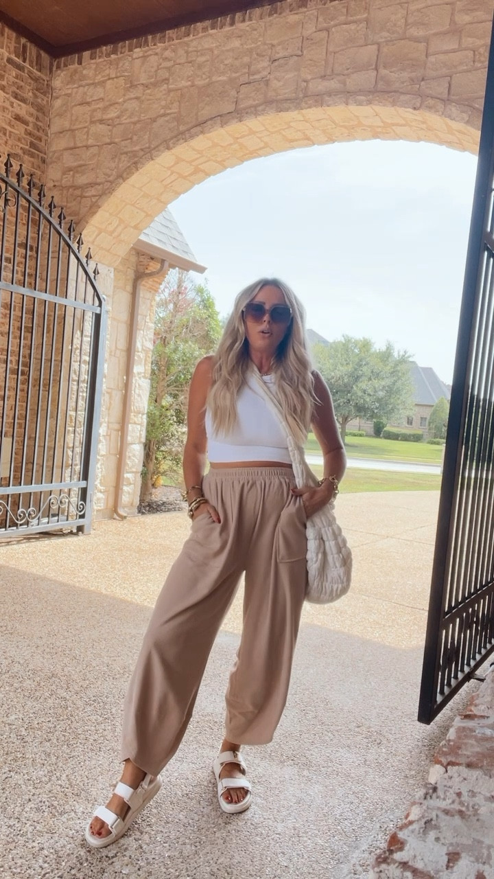 Sized up to a large. Travel outfit. FRE people looks for less. Lounge set. Joggers. Sweat pants. Back to schooll

#LTKWorkwear #LTKSaleAlert #LTKBacktoSchool